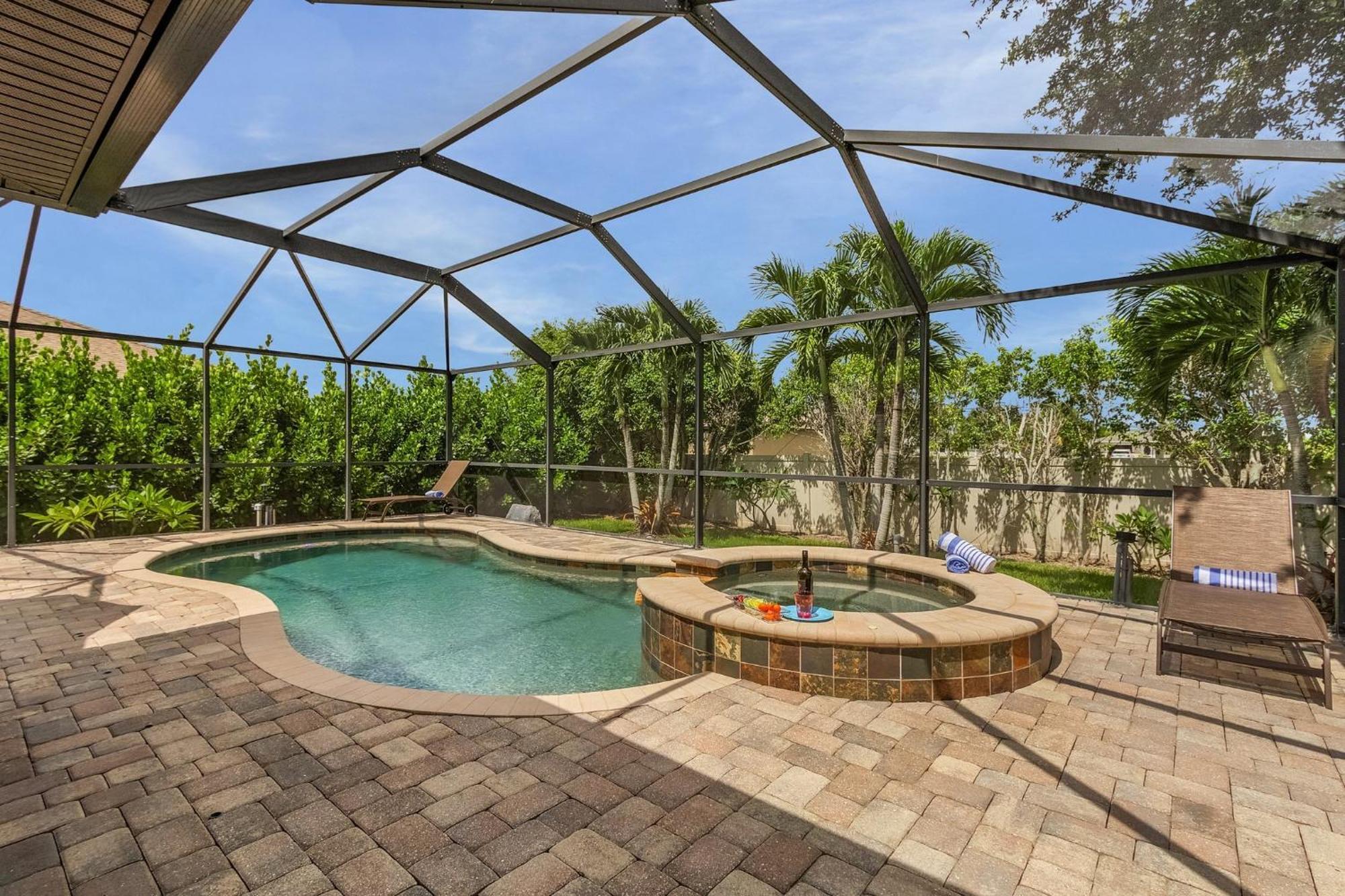 Tropical Oasis, Heated Pool And - Crystal Waters - Roelens