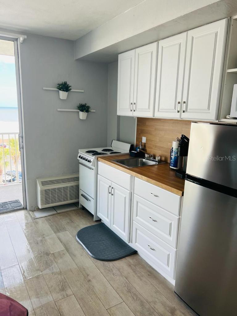 Aparthotel Oceanfront Oasis Daytona Beach