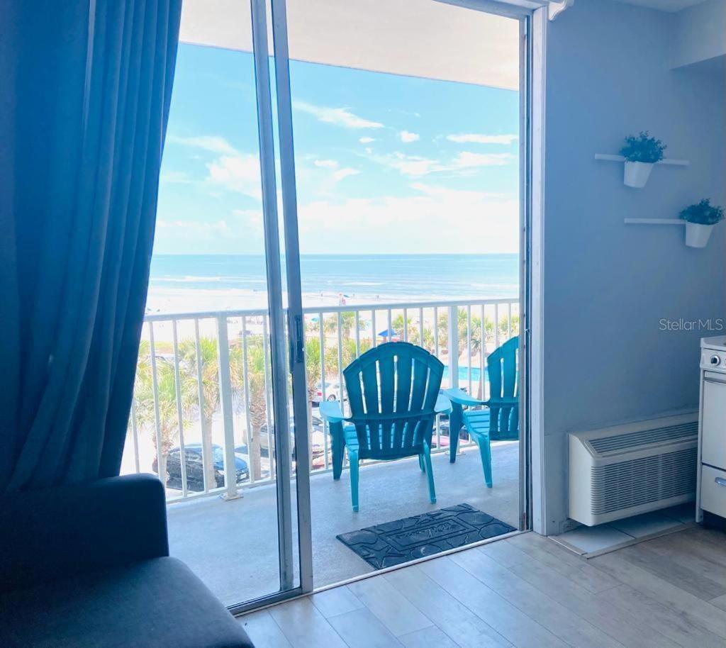 Aparthotel Oceanfront Oasis