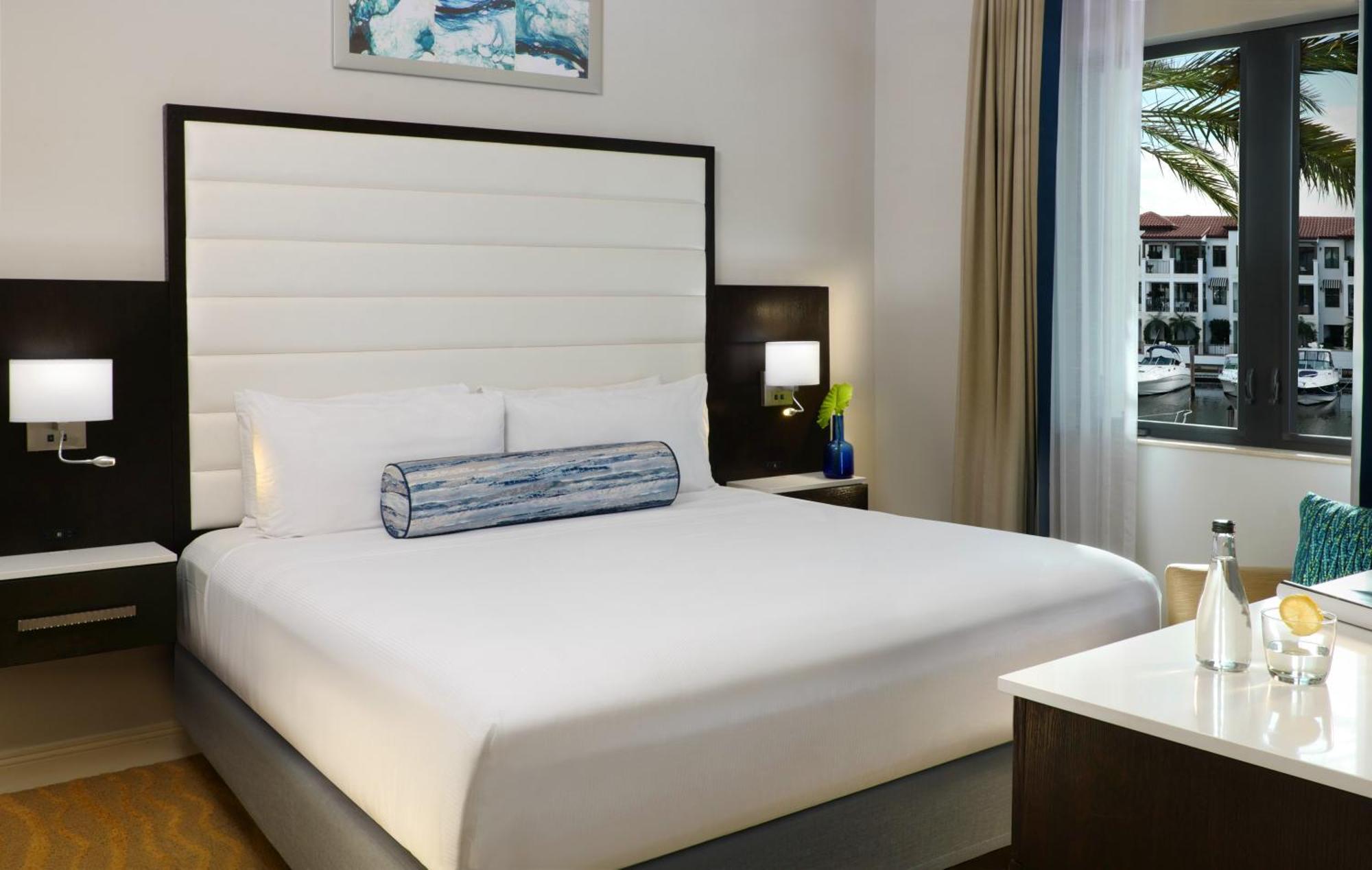Bay And Marina Resort Naples