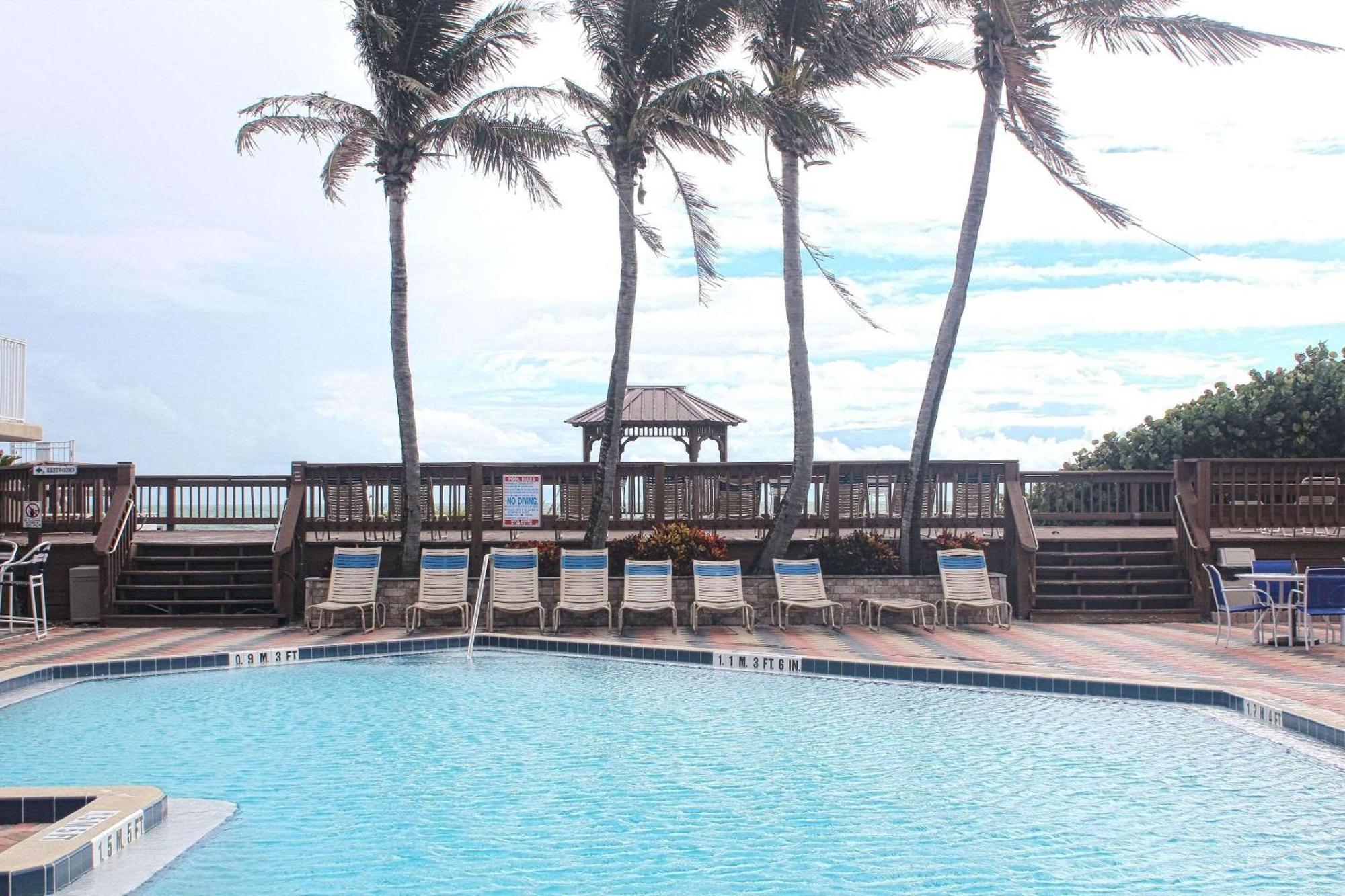 Radisson Oceanfront Hotel