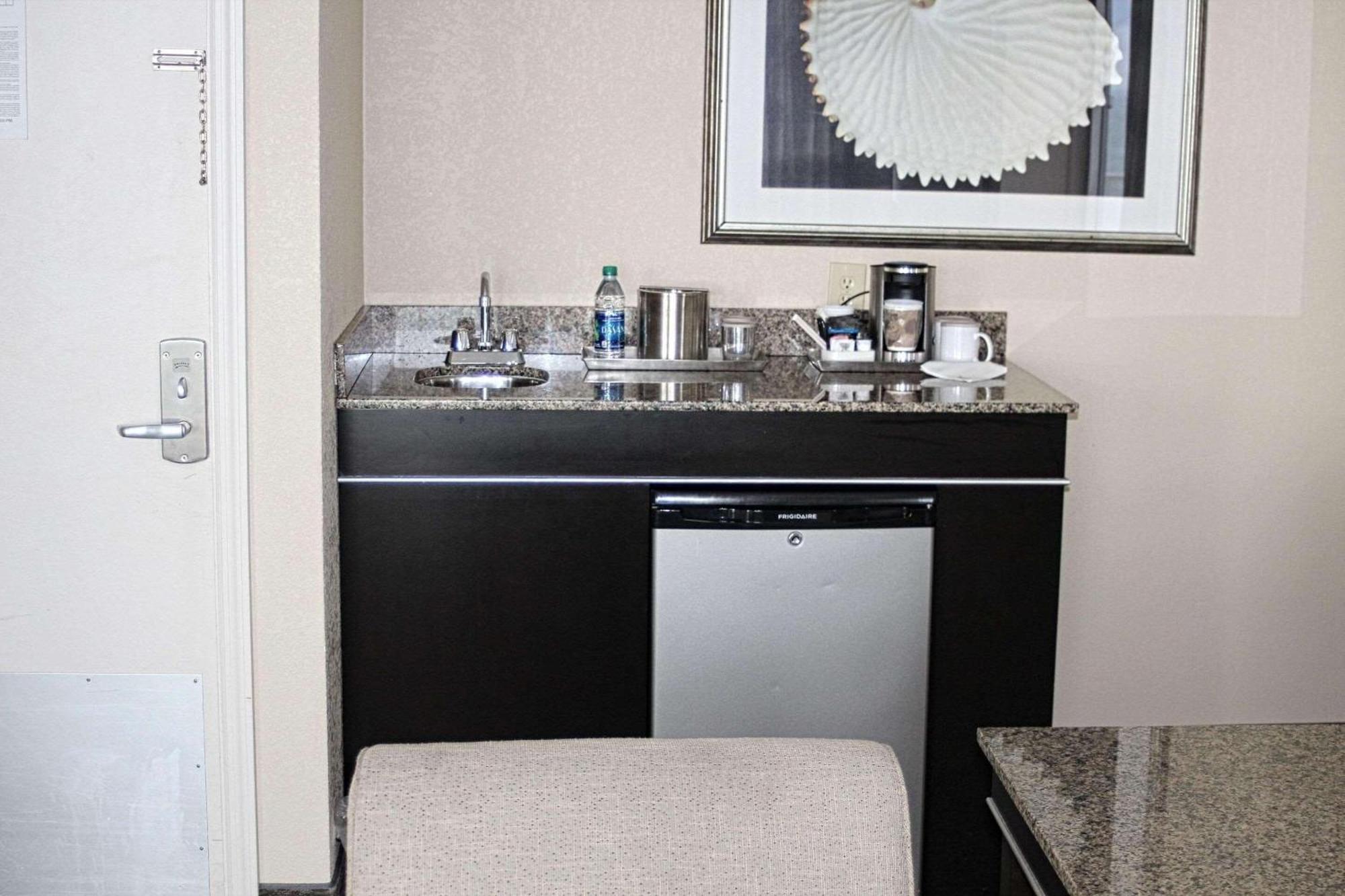 Radisson Oceanfront Hotel 3*