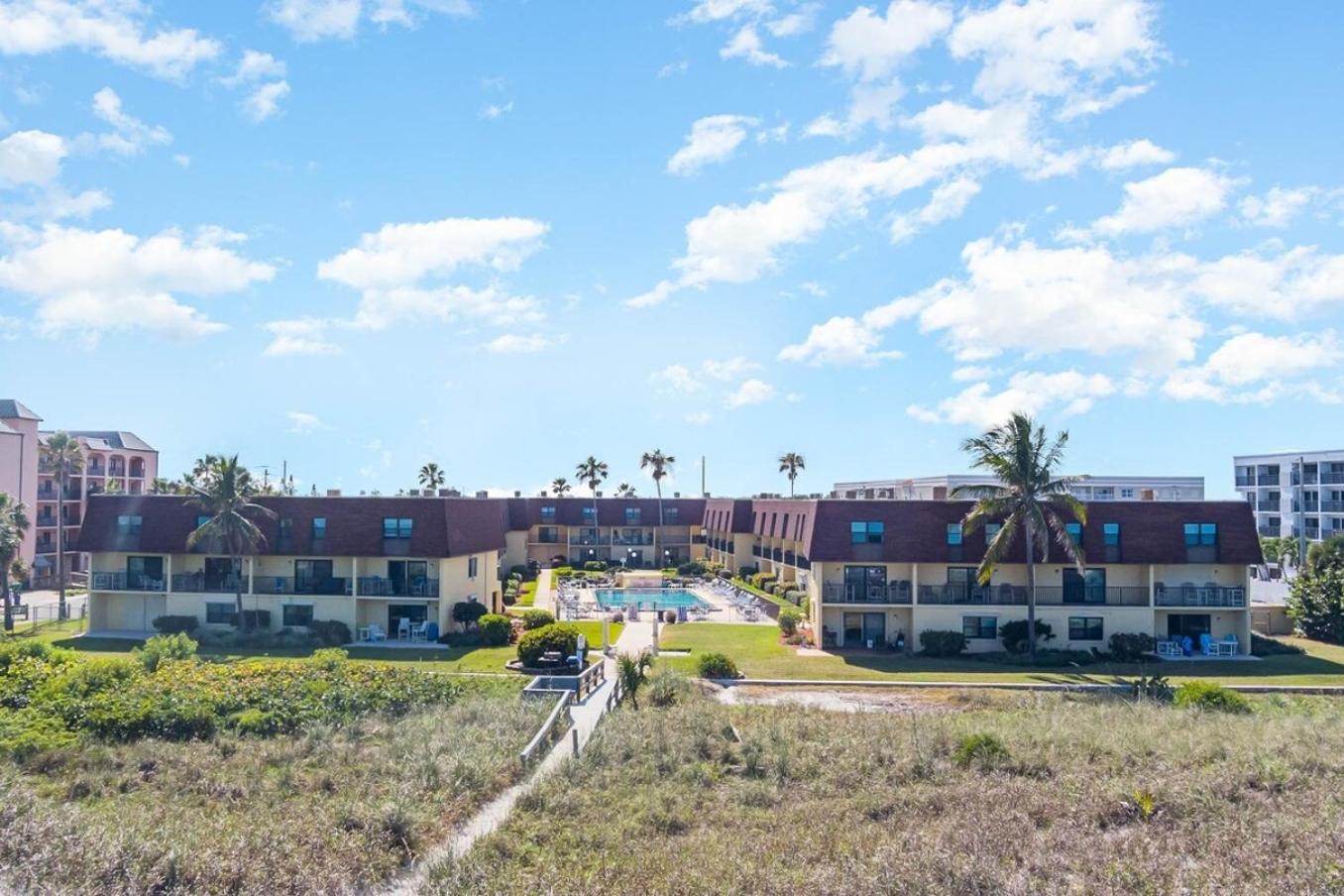 Apartment Pier Pressure Beachfront Wpool