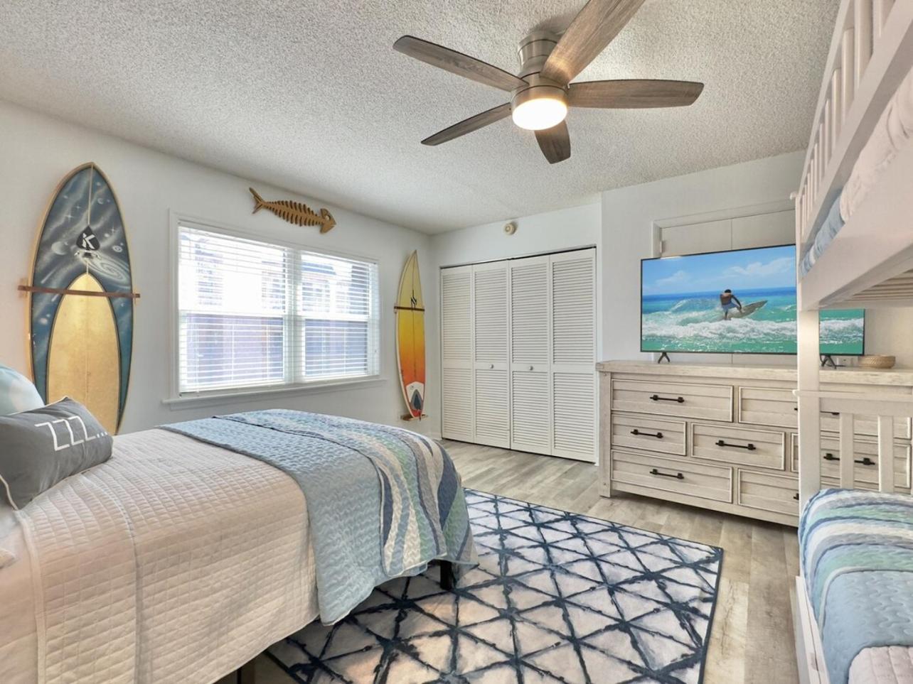 Pier Pressure Beachfront Wpool Apartment *