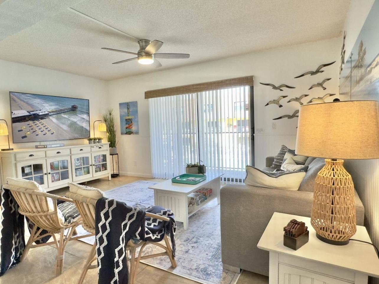 Apartment Pier Pressure Beachfront Wpool