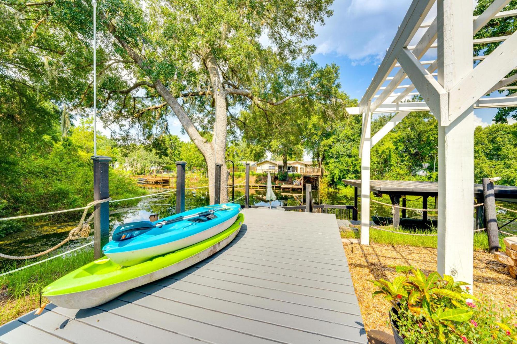Holiday home Spacious With Private Outdoor Oasis! Tavares