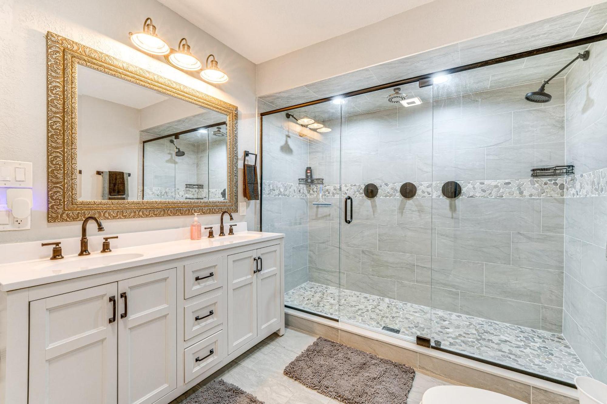 Spacious With Private Outdoor Oasis! Holiday home Tavares