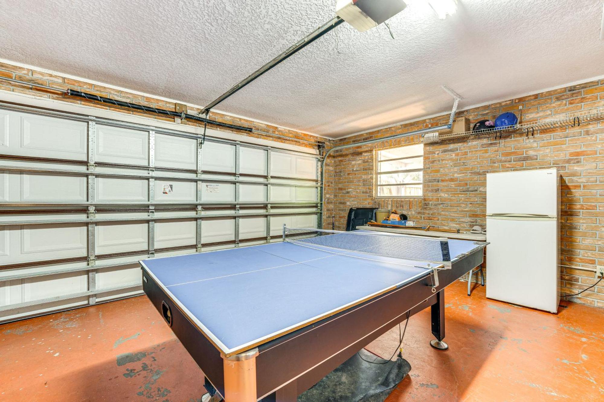 Spacious With Private Outdoor Oasis! Holiday home *