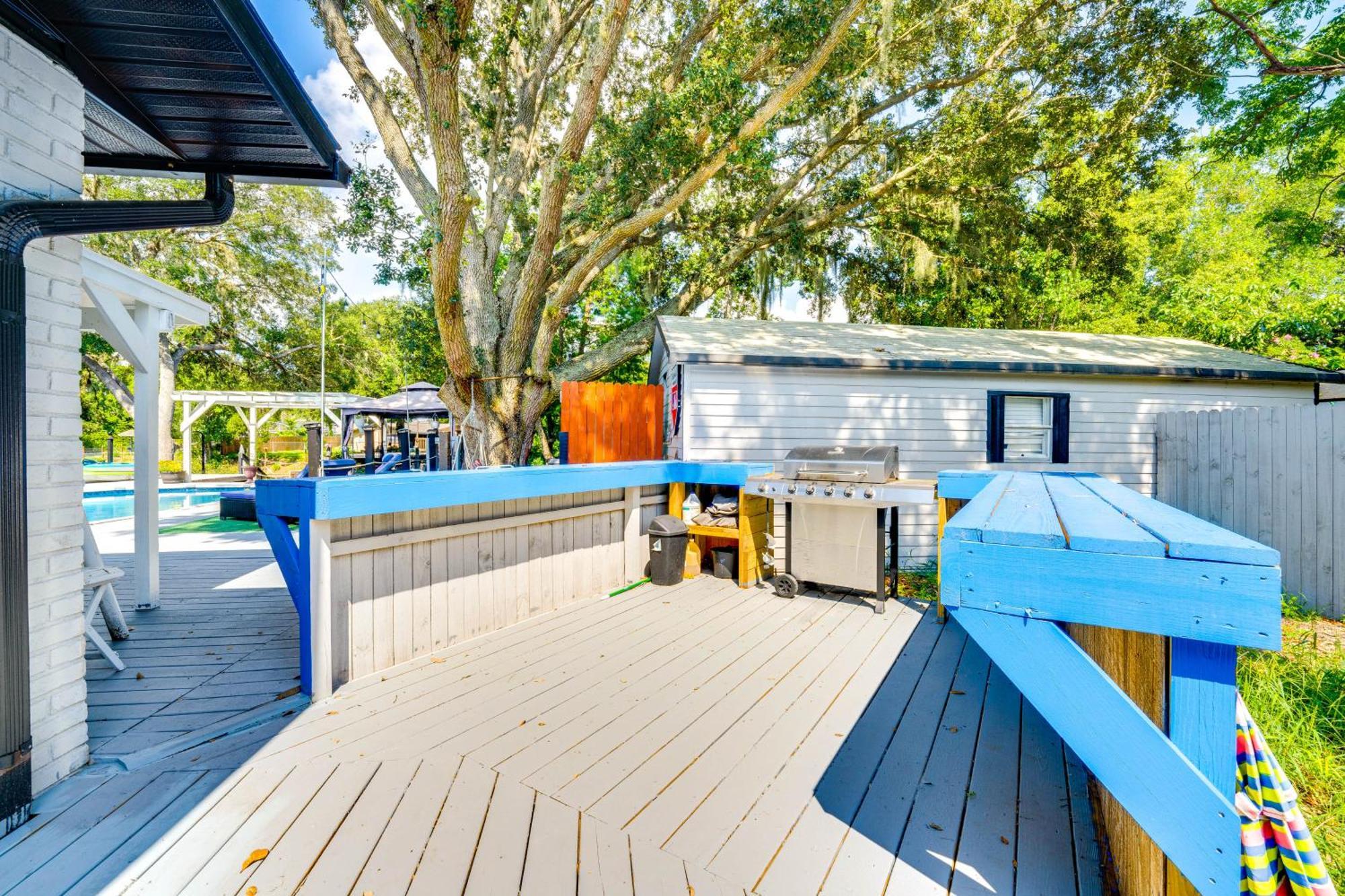 Holiday home Spacious With Private Outdoor Oasis! Tavares