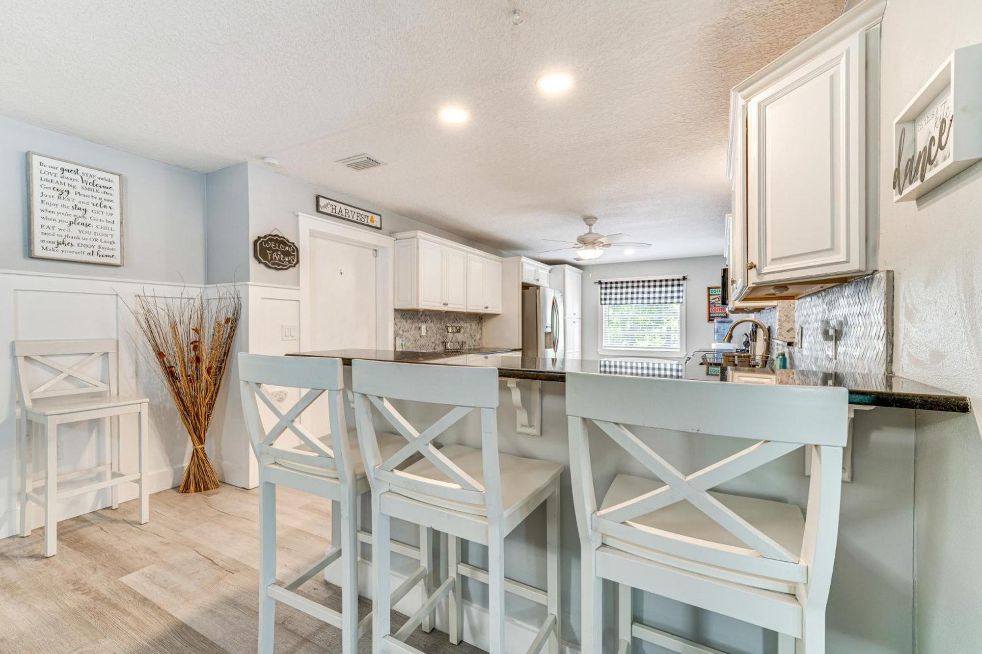 Spacious With Private Outdoor Oasis! Holiday home Tavares