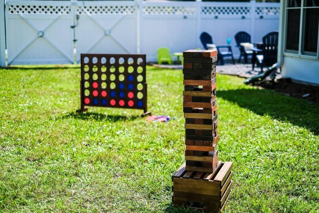 Pool - Supplies - Outdoor Shower - Pingpong Table * Bradenton