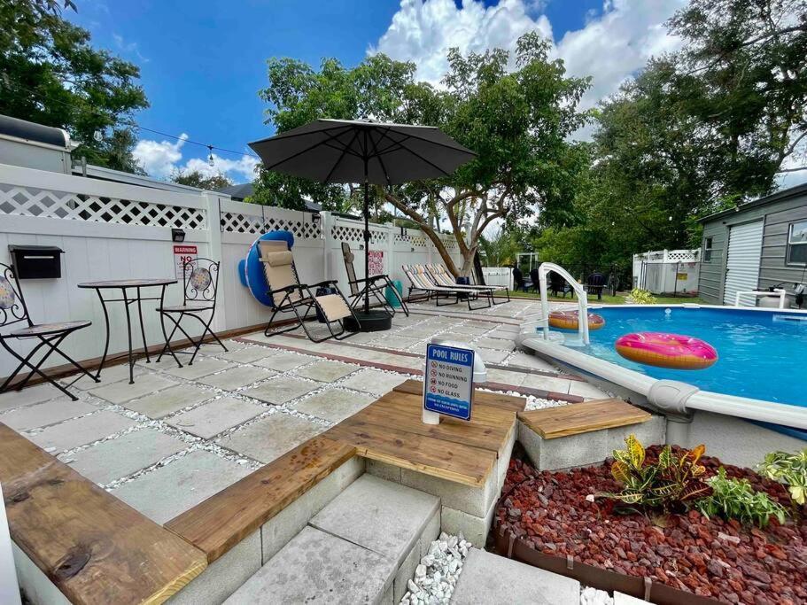 Pool - Supplies - Outdoor Shower - Pingpong Table Holiday home Bradenton