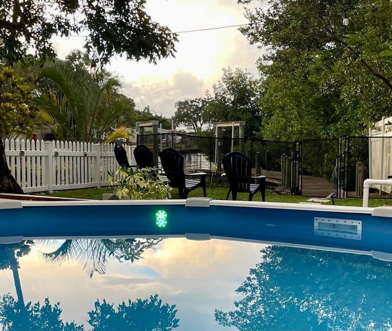 Pool - Supplies - Outdoor Shower - Pingpong Table * Bradenton