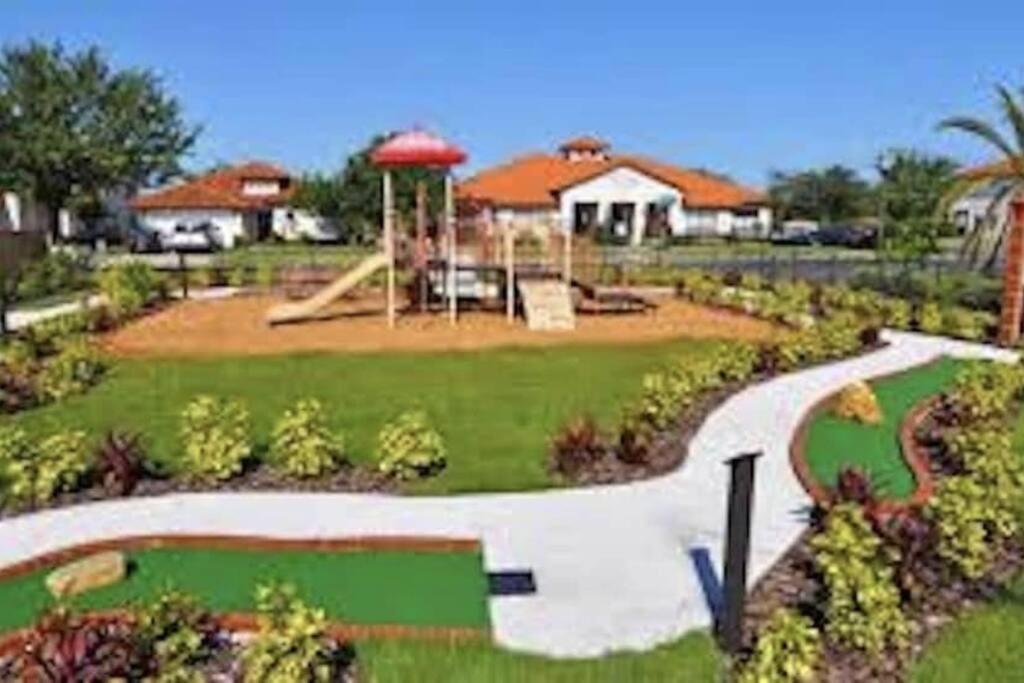 Family Home, Pool, Spa, In Gated -126 Holiday home Orlando