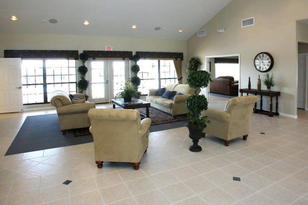 Family Home, Pool, Spa, In Gated -126 *