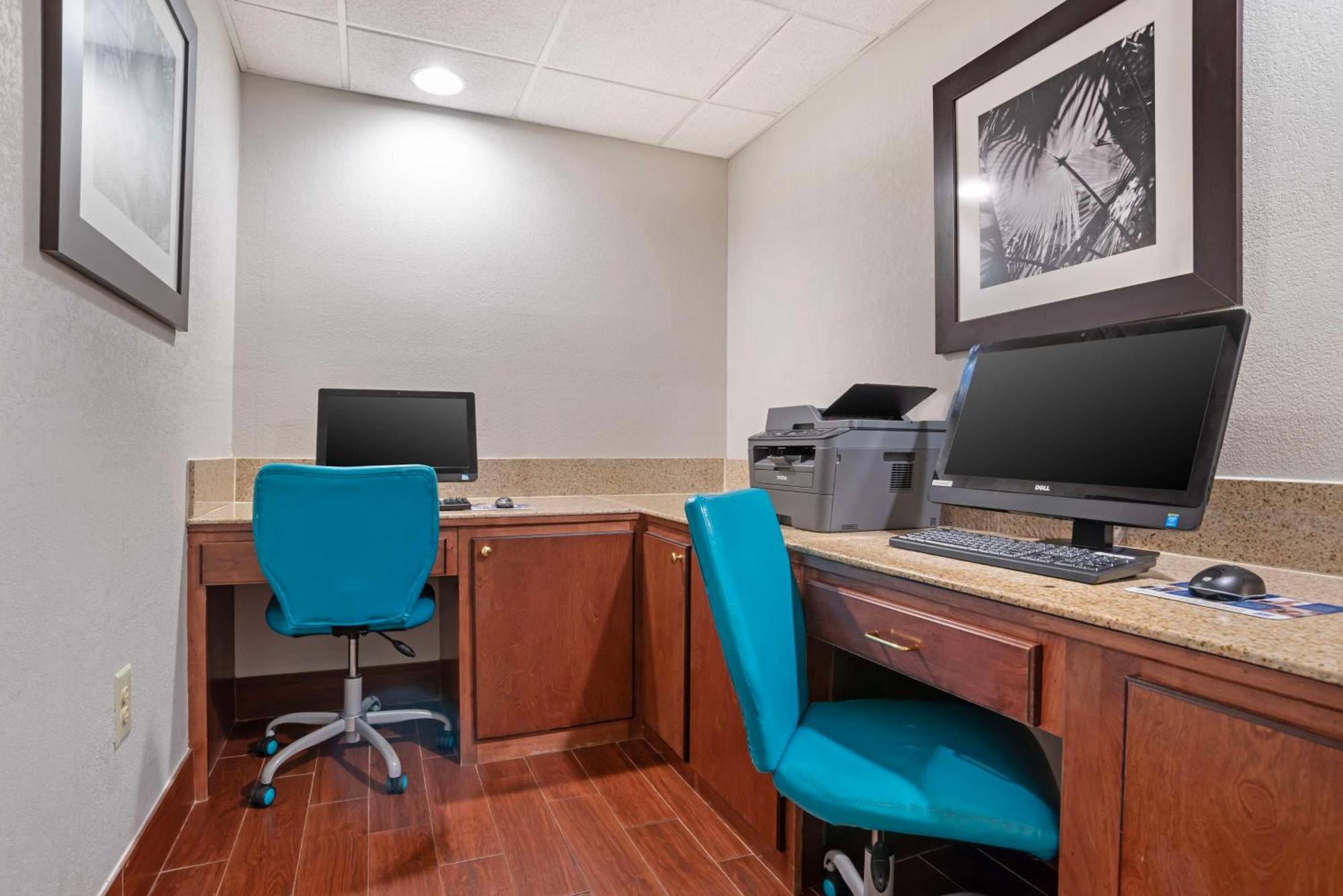 Western Blue Angel Hotel 3*