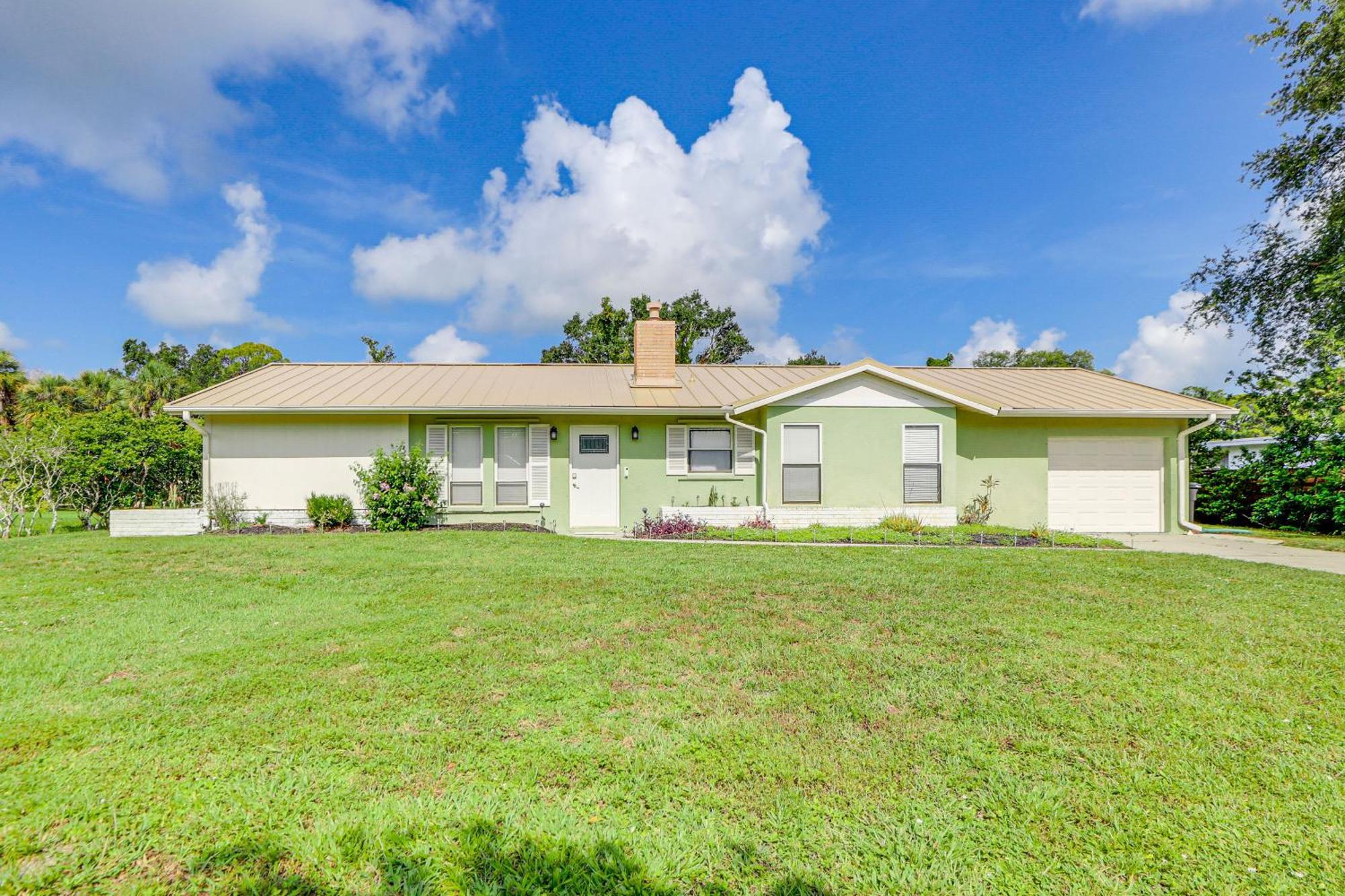 Holiday home Lovely Retreat Walk To Manasota Key Beach!