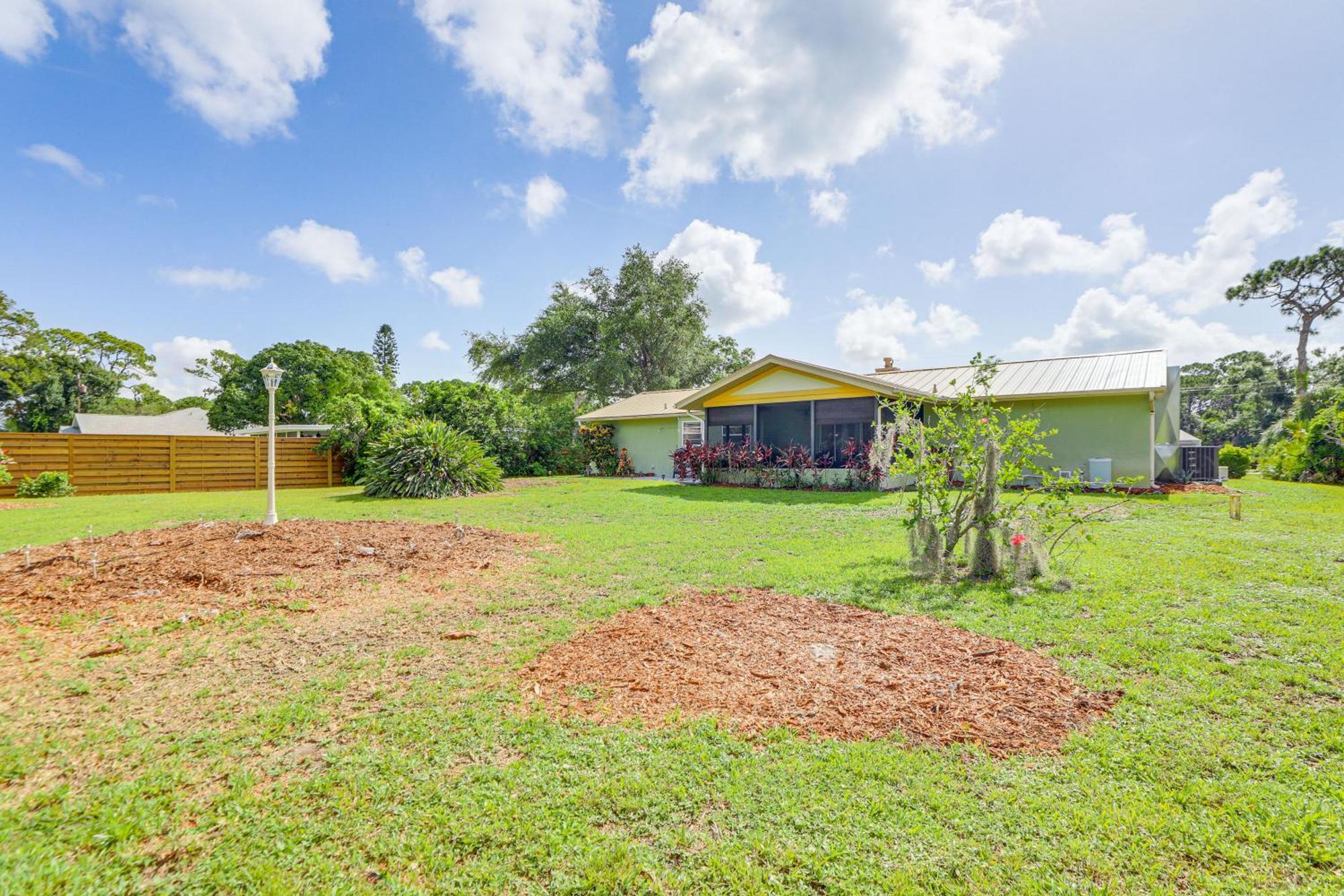 Holiday home Lovely Retreat Walk To Manasota Key Beach! *