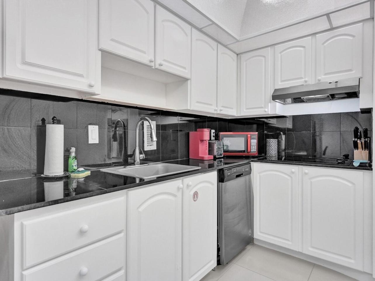 New! New! View Holiday home Hollywood