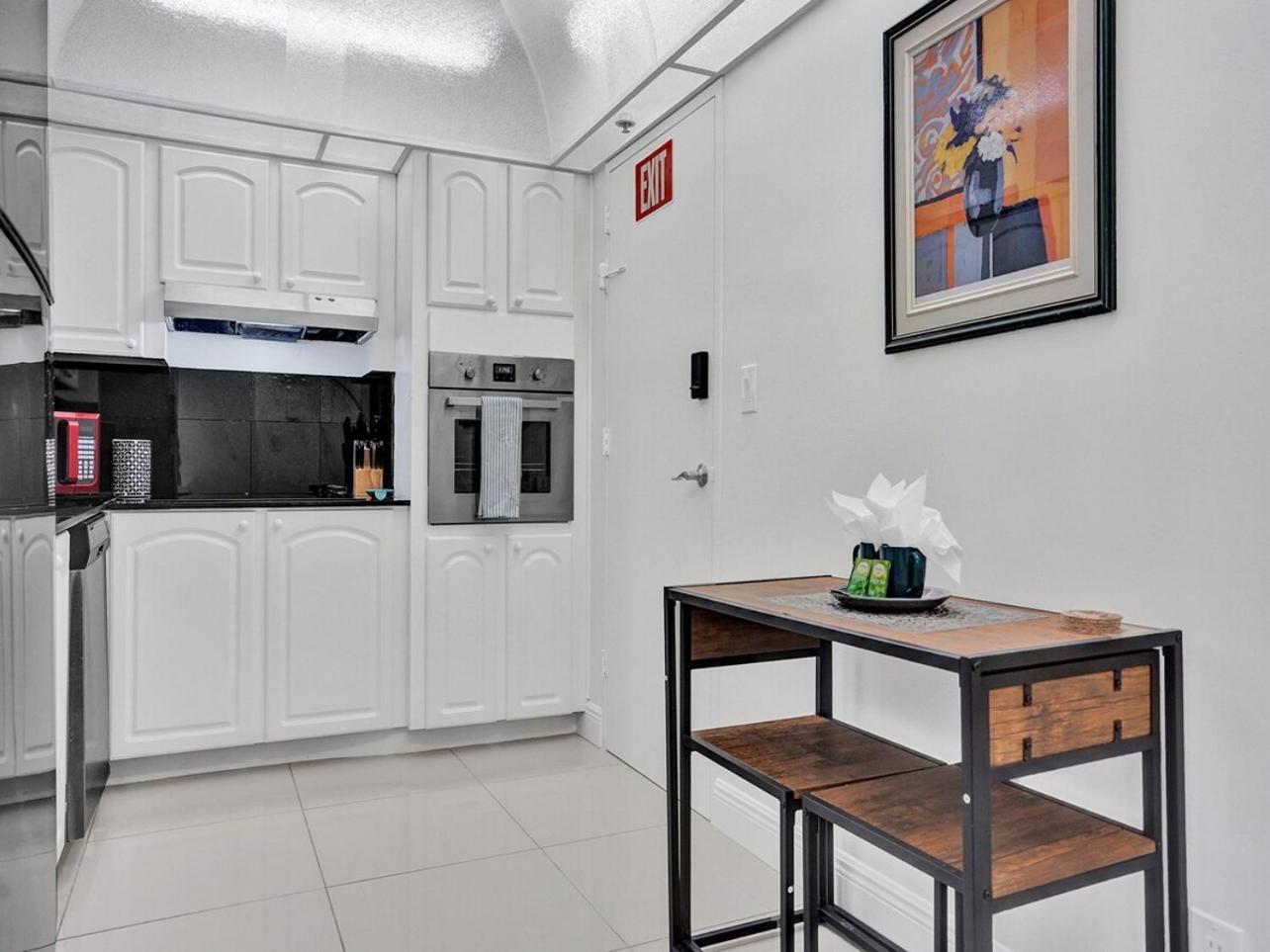 New! New! View Holiday home Hollywood