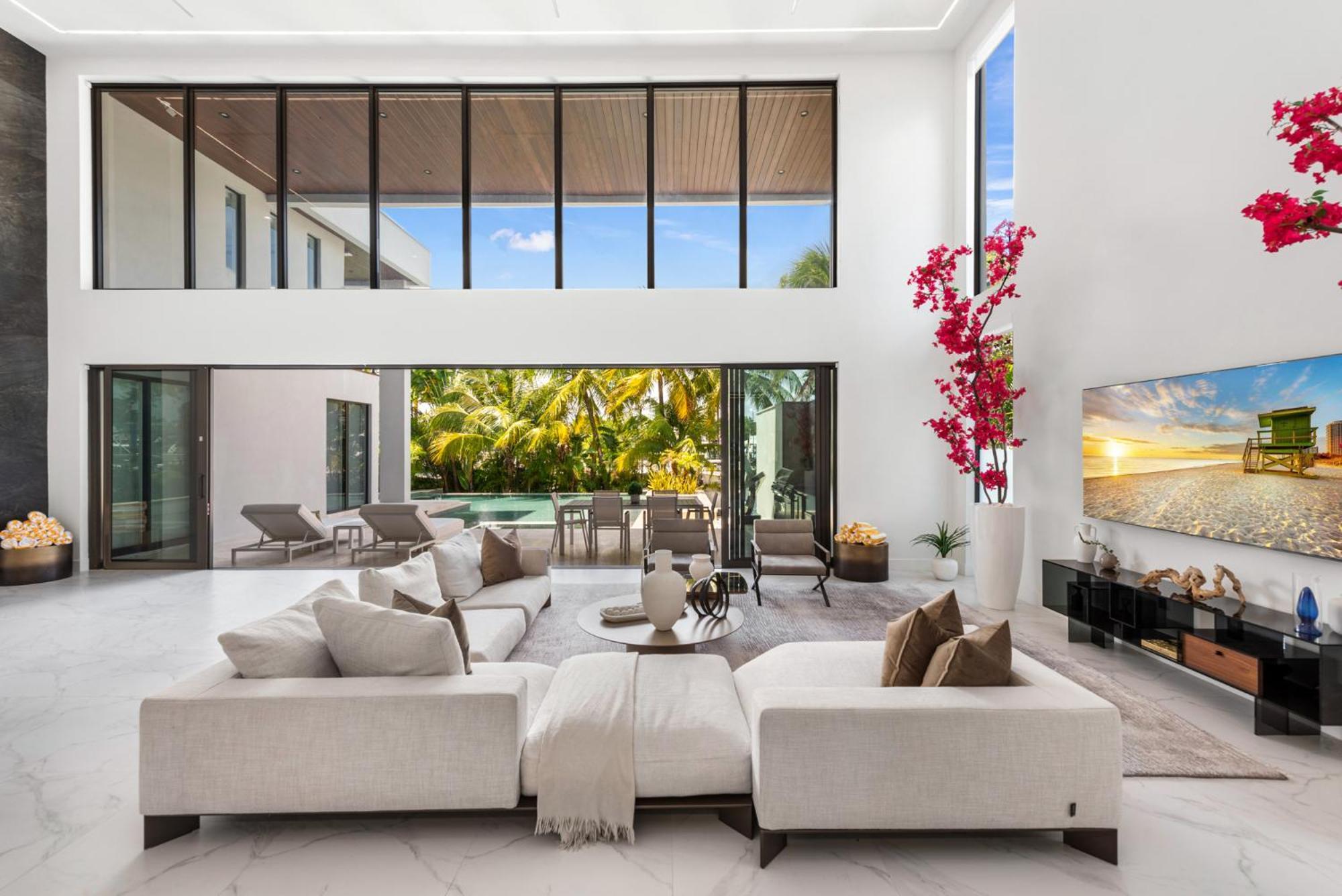 Villa Waterfront 6 Bedrooms Sleeps 14 People Miami