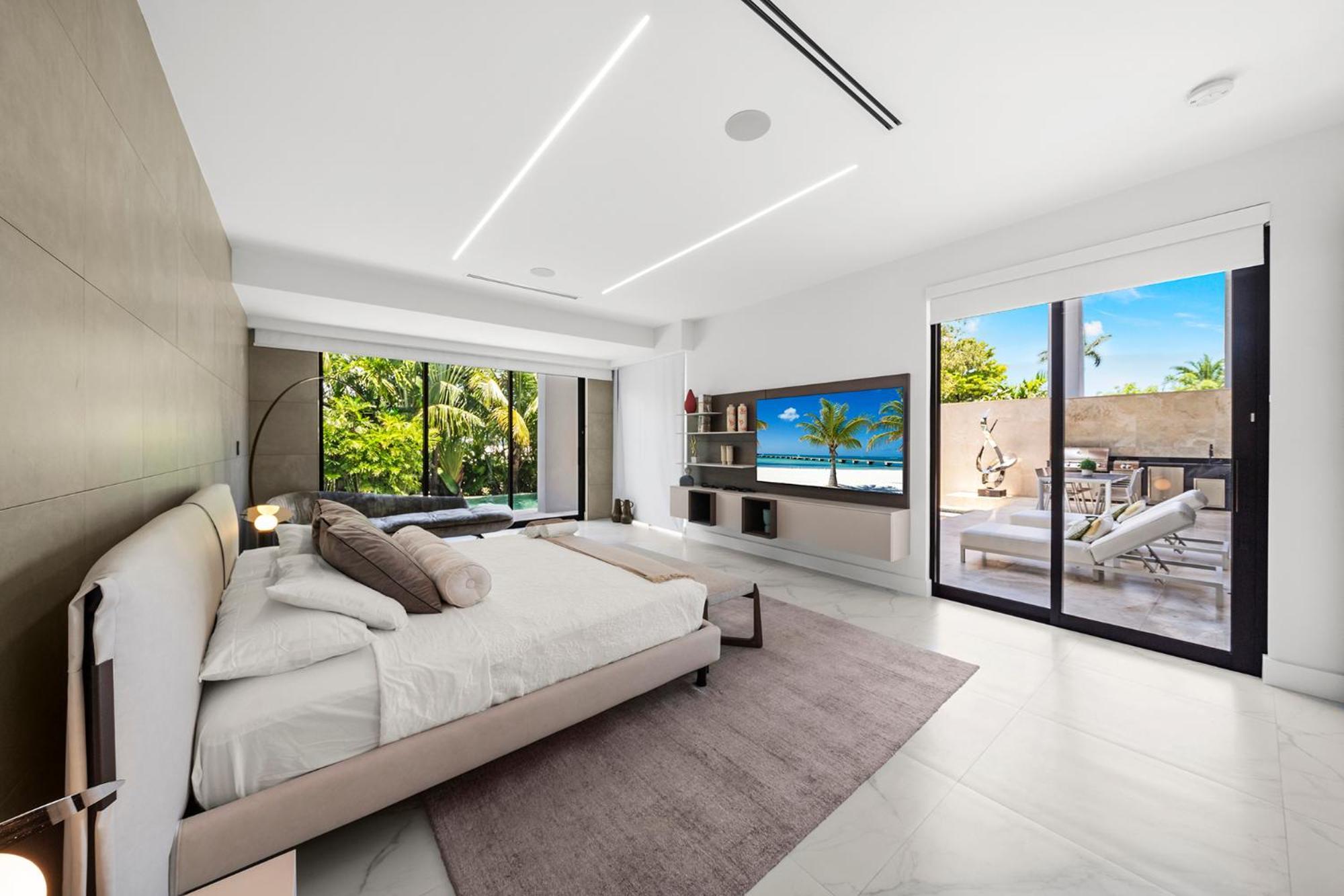 Waterfront 6 Bedrooms Sleeps 14 People * Miami