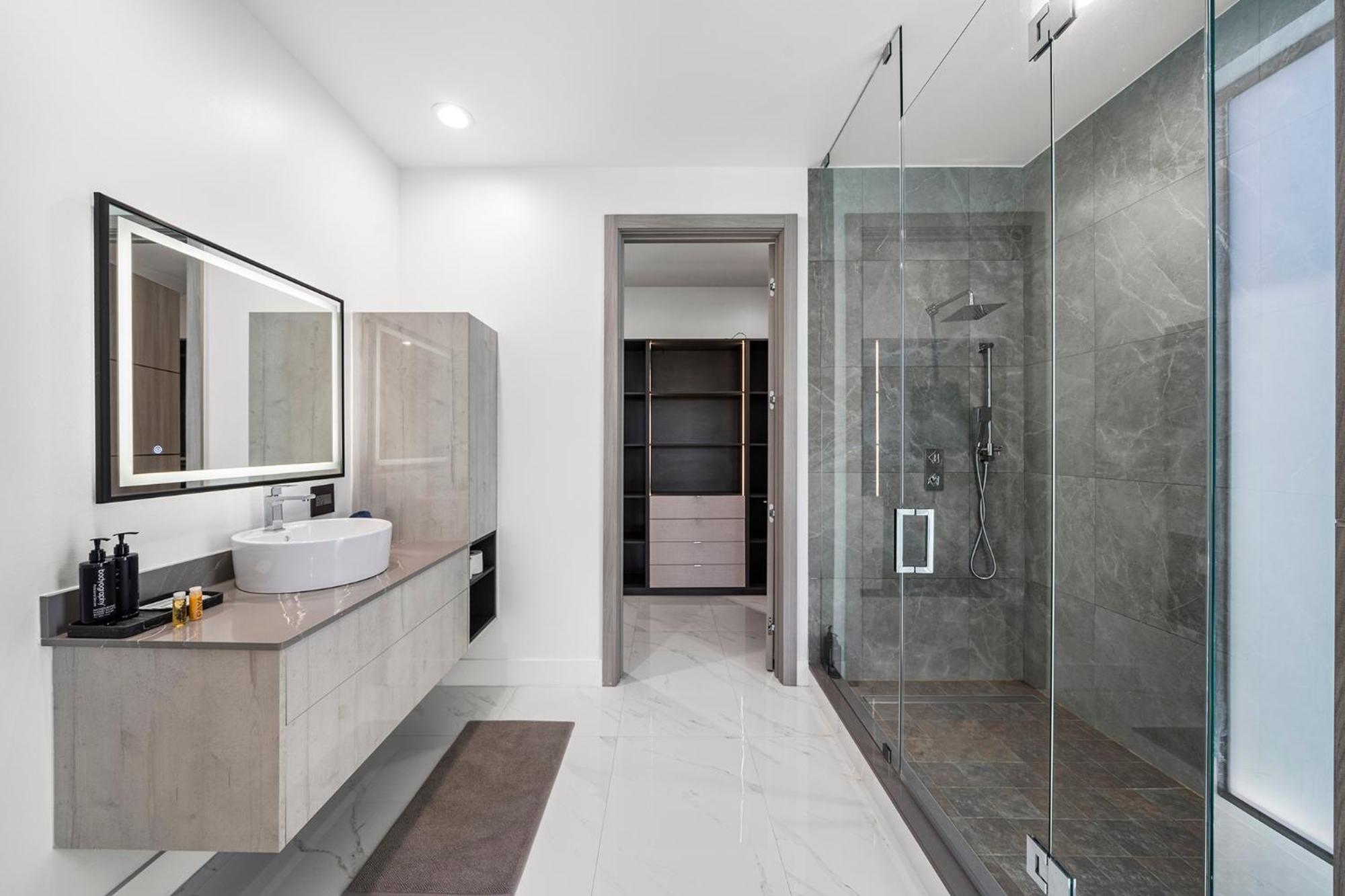 Villa Waterfront 6 Bedrooms Sleeps 14 People Miami