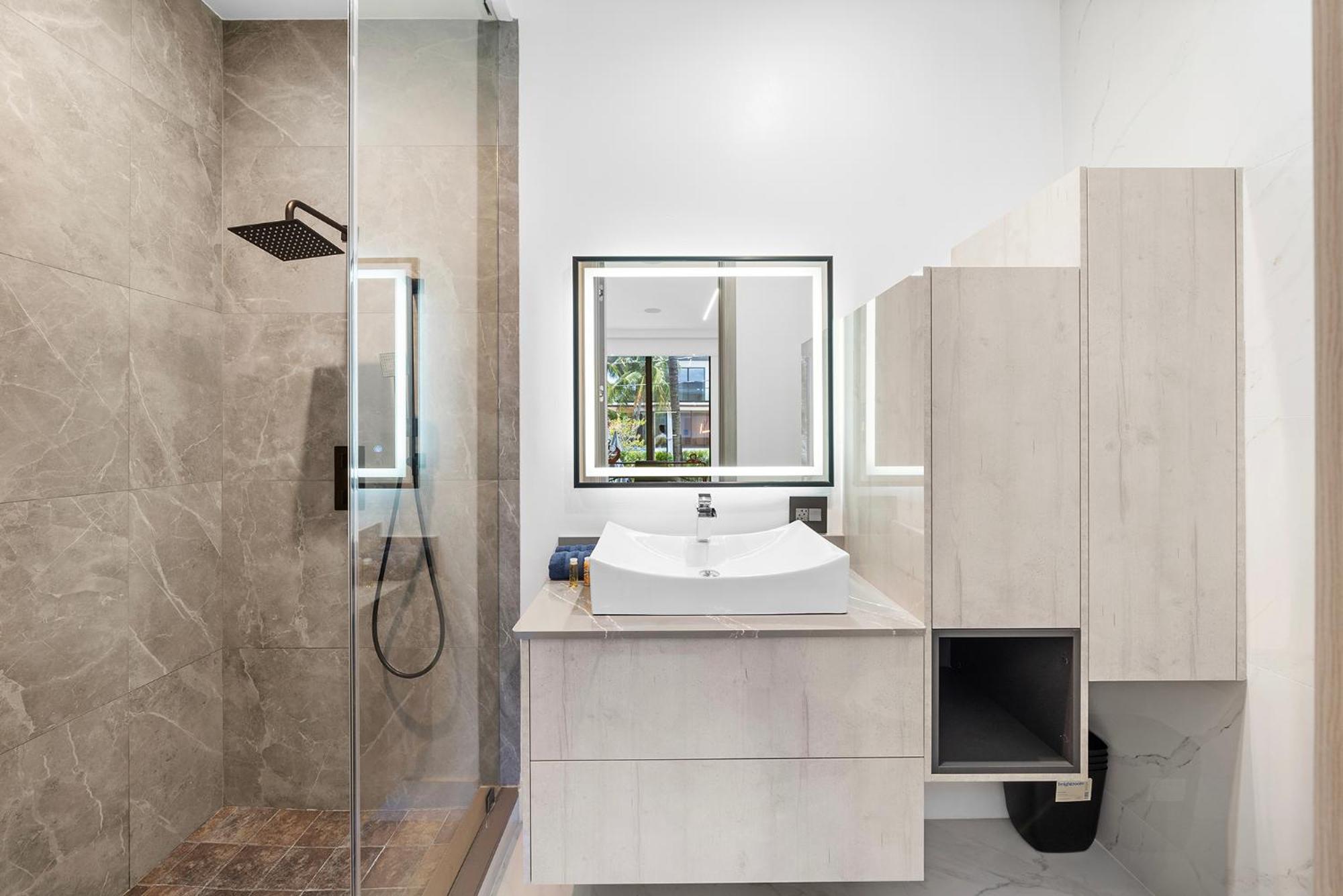 Waterfront 6 Bedrooms Sleeps 14 People Miami