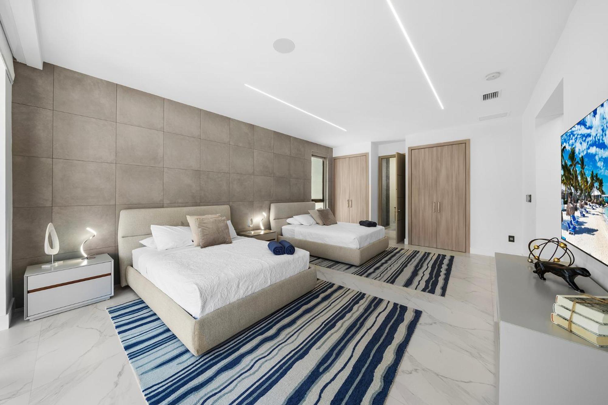 Waterfront 6 Bedrooms Sleeps 14 People Miami