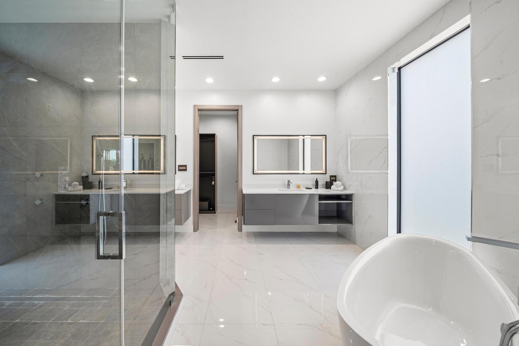 Villa Waterfront 6 Bedrooms Sleeps 14 People Miami
