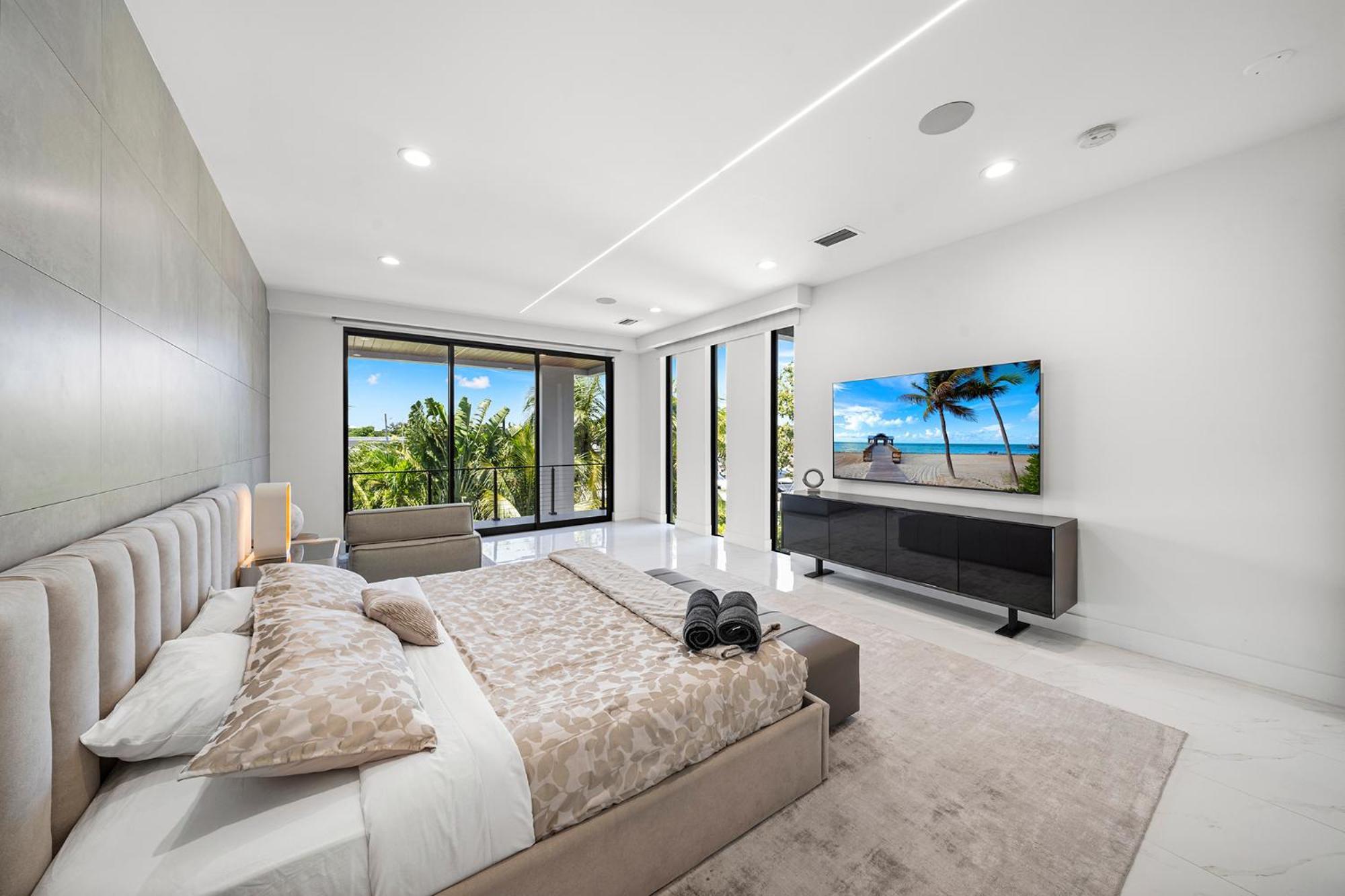 Waterfront 6 Bedrooms Sleeps 14 People Miami