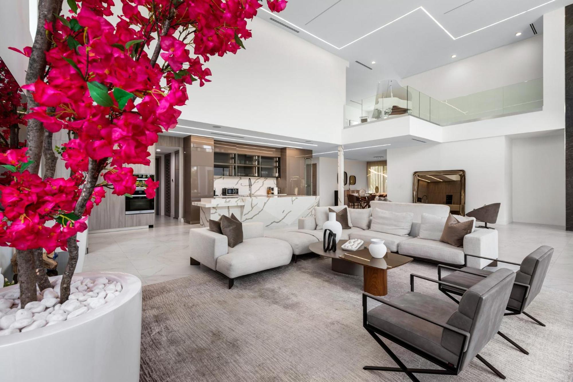 Waterfront 6 Bedrooms Sleeps 14 People Villa Miami