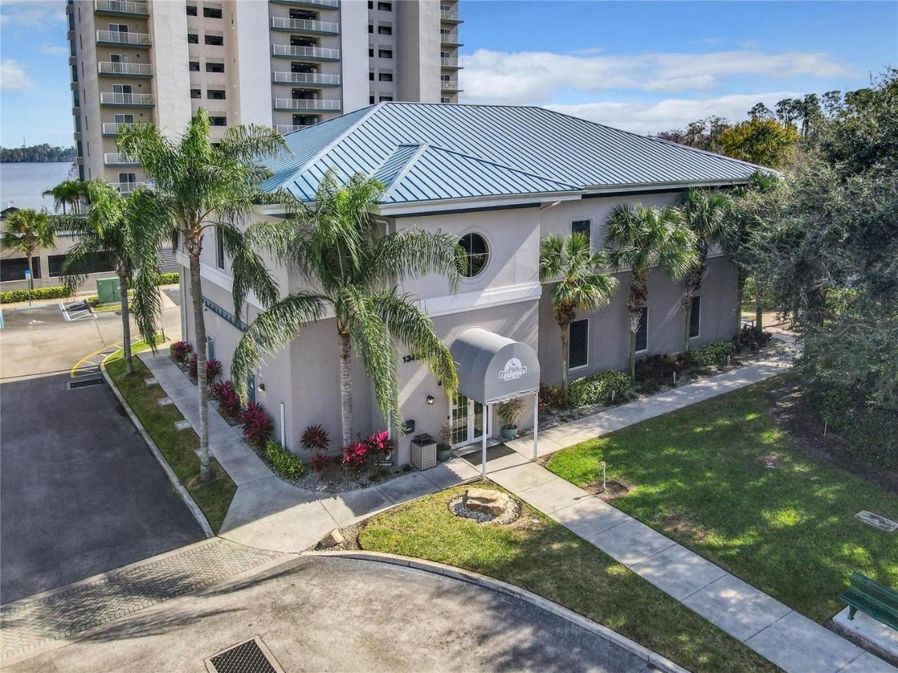 Sunshine Oasis - Orlando Lakefront Luxury