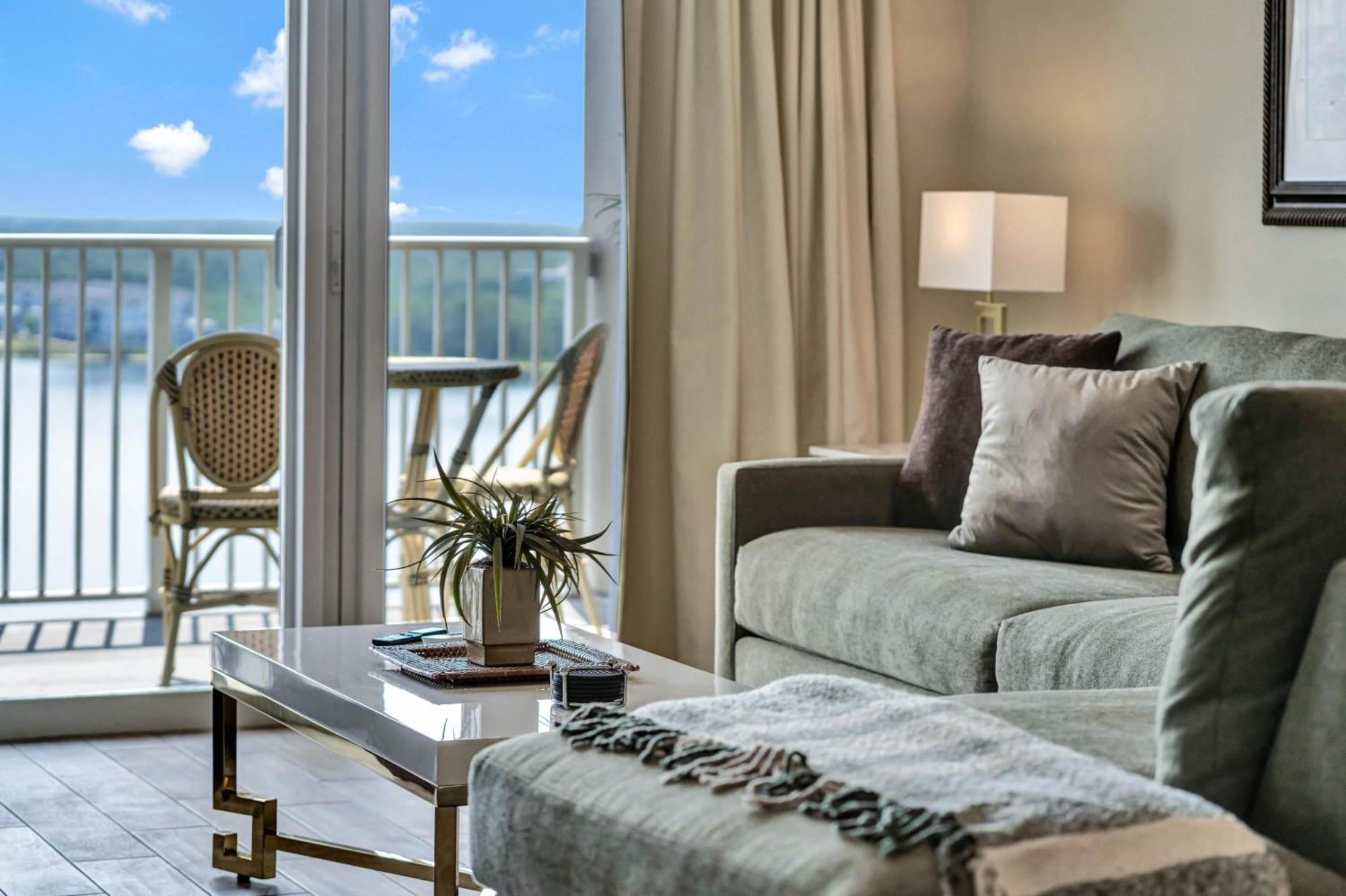 Sunshine Oasis - Orlando Lakefront Luxury *