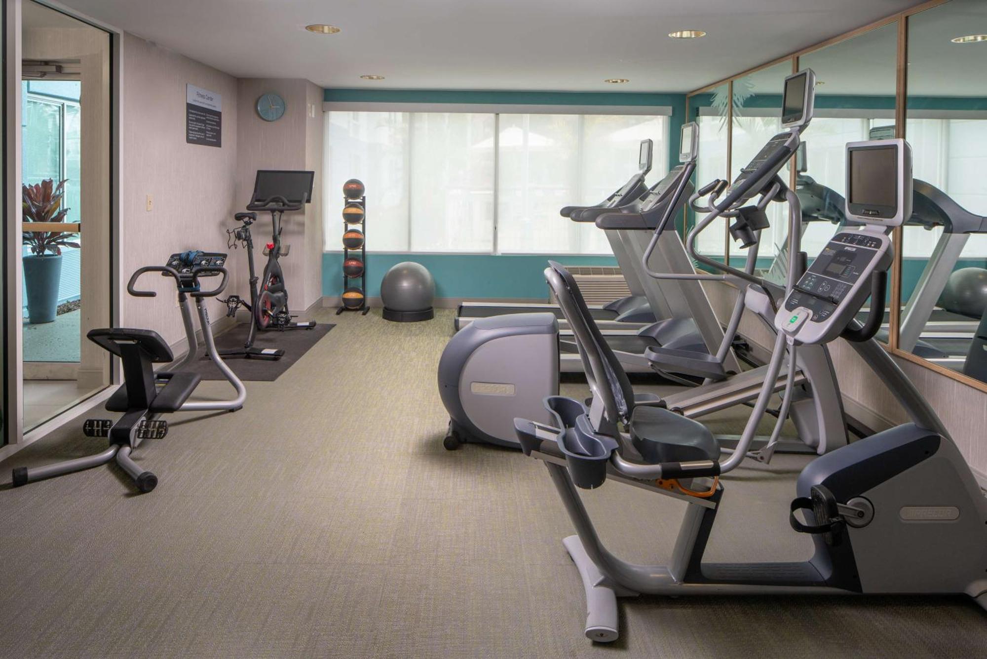 Hilton Garden Airport Hotel