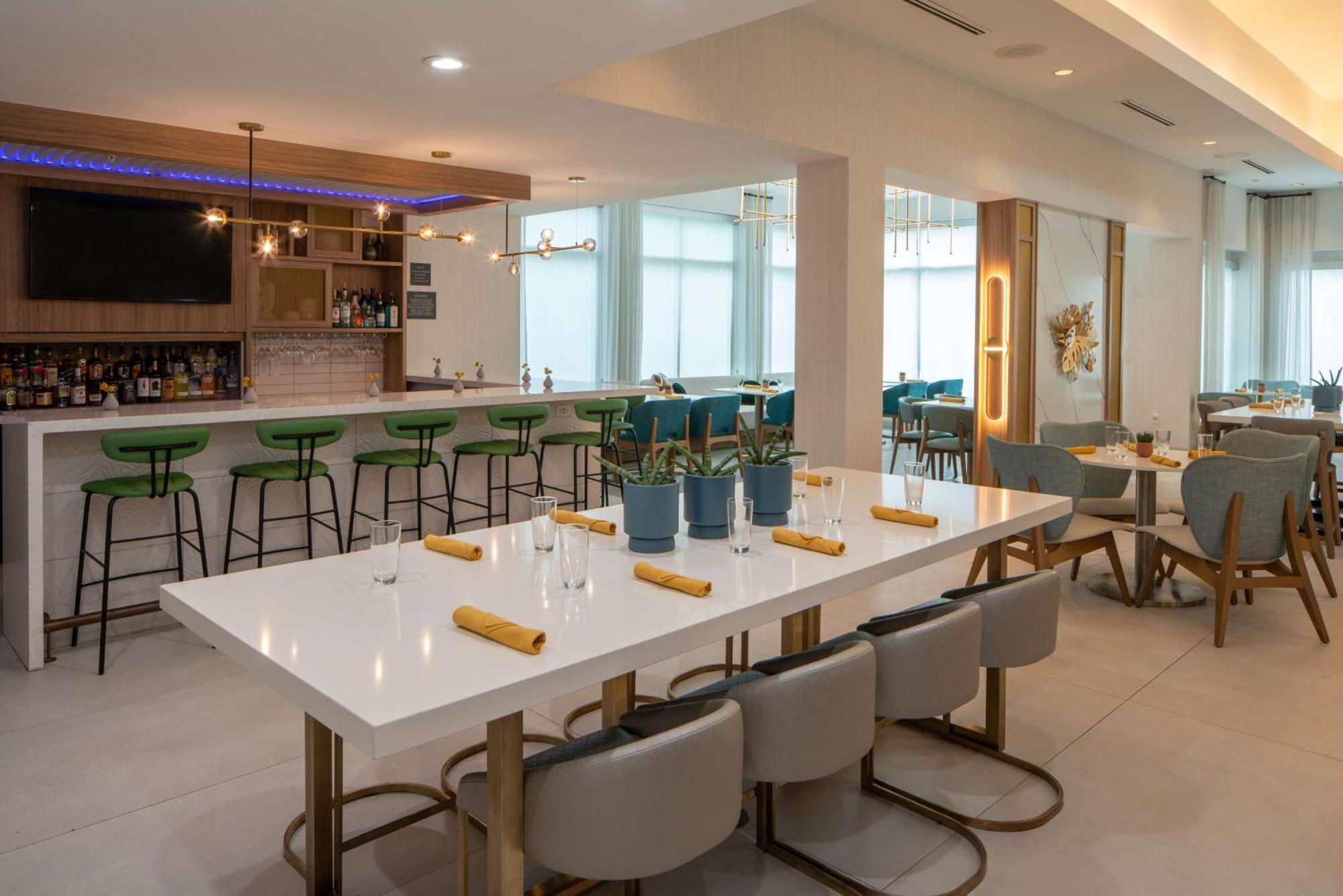 Hotel Hilton Garden Airport 3*