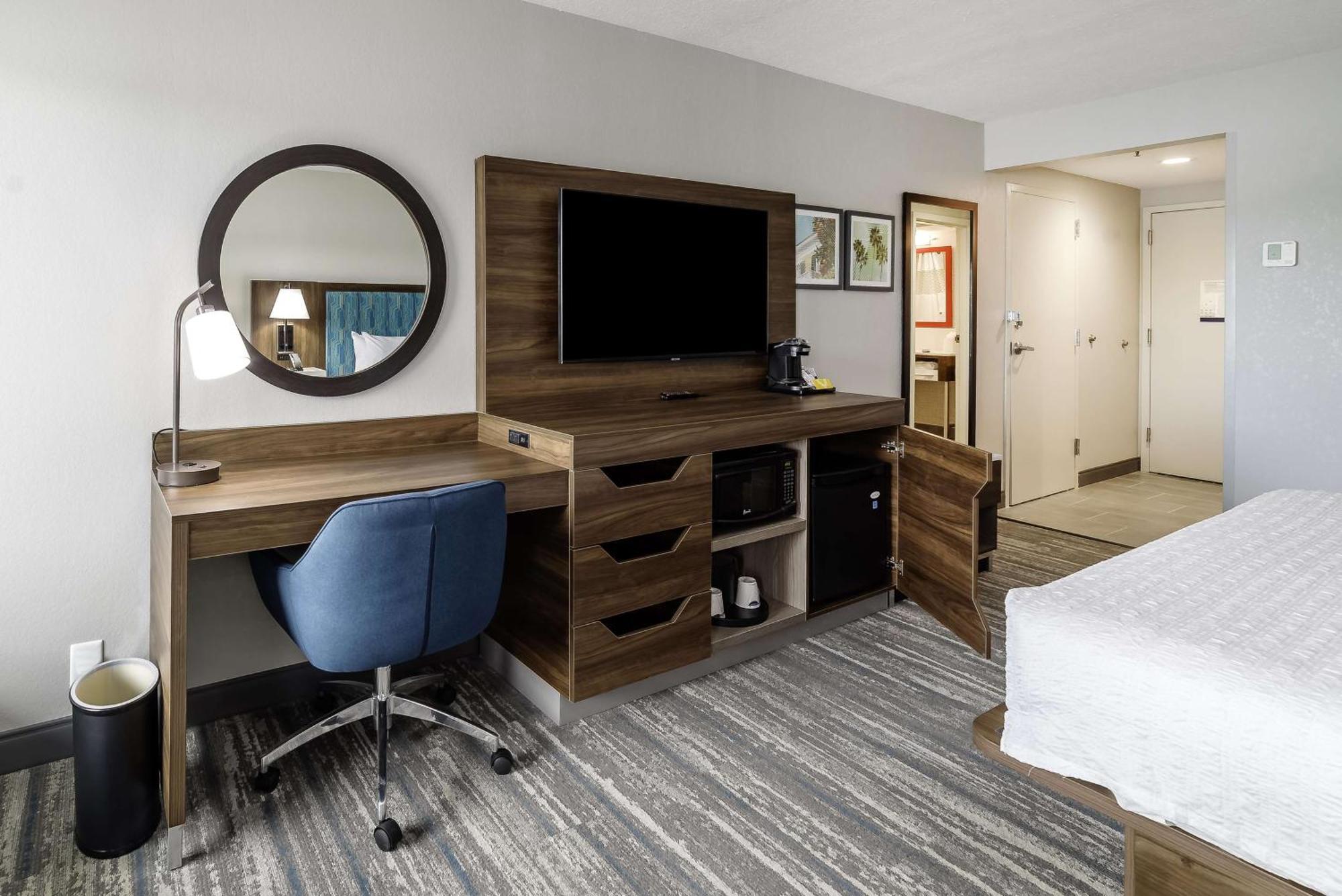 Hampton Hotel 3*