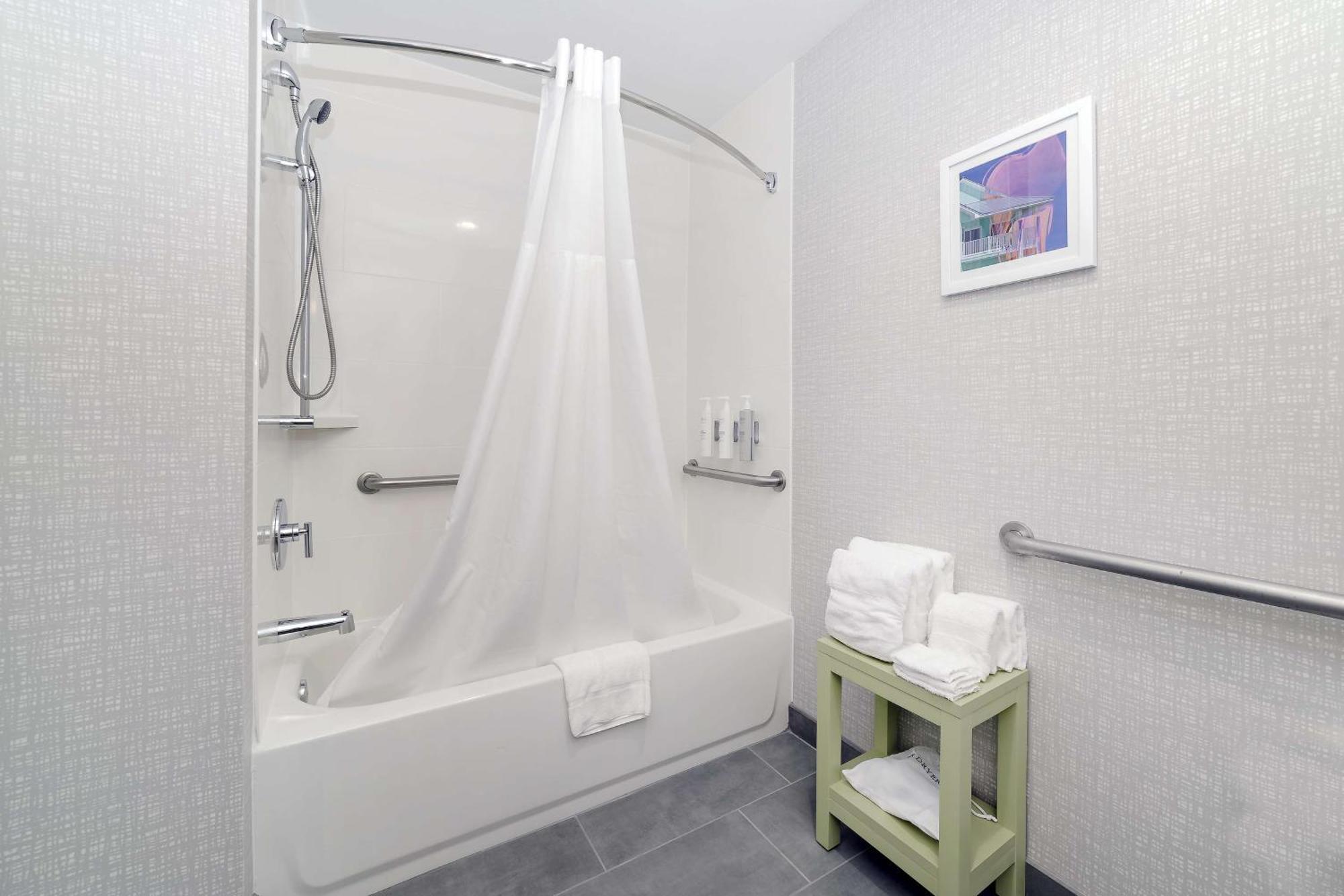 Hotel Hampton 3*
