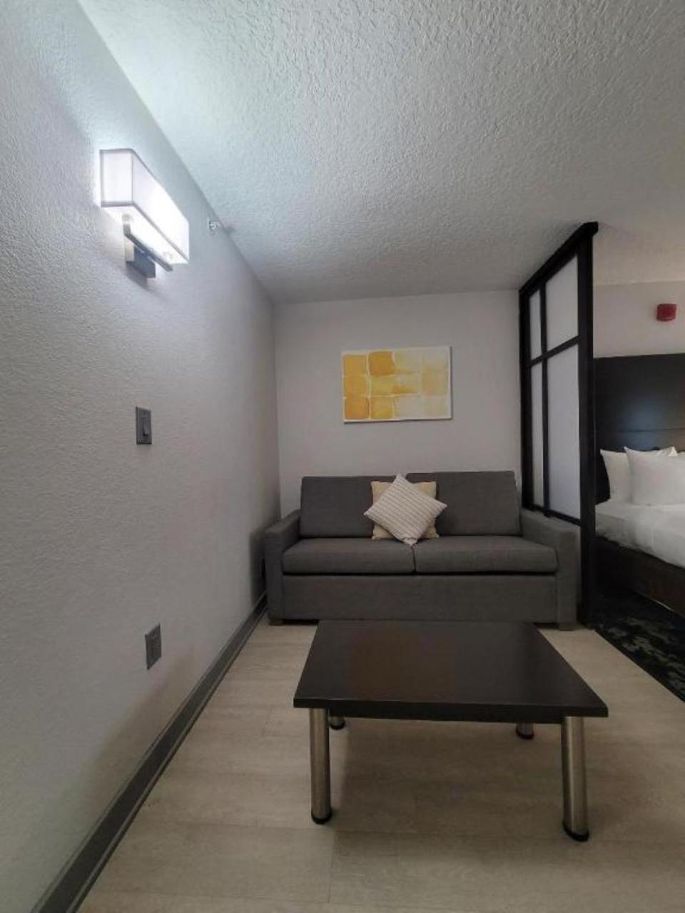 Comfort & Near Universal Resort-convention Ctr 3*