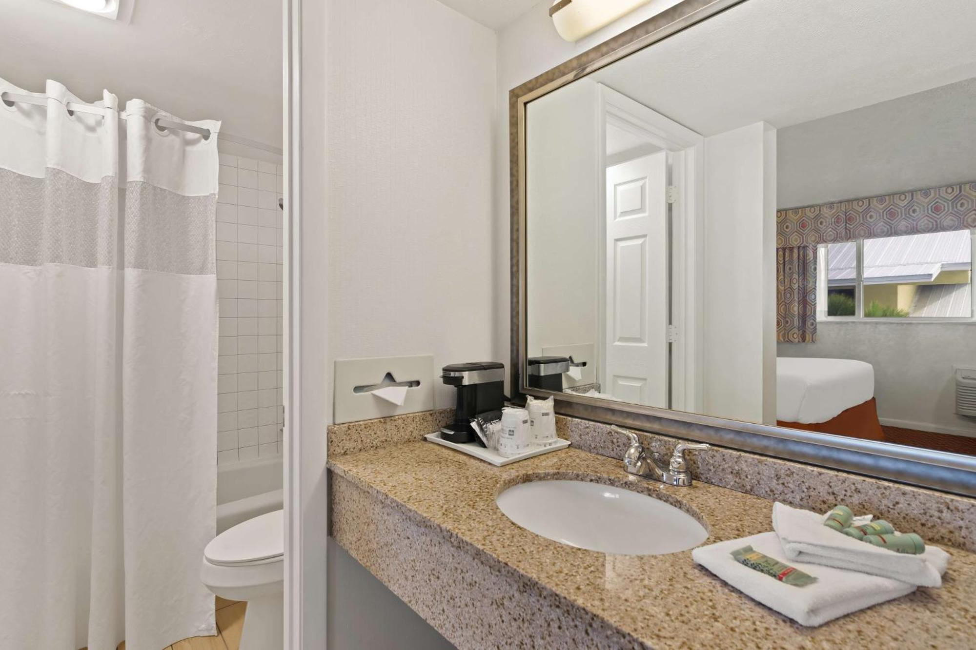 Western Hotel 3*