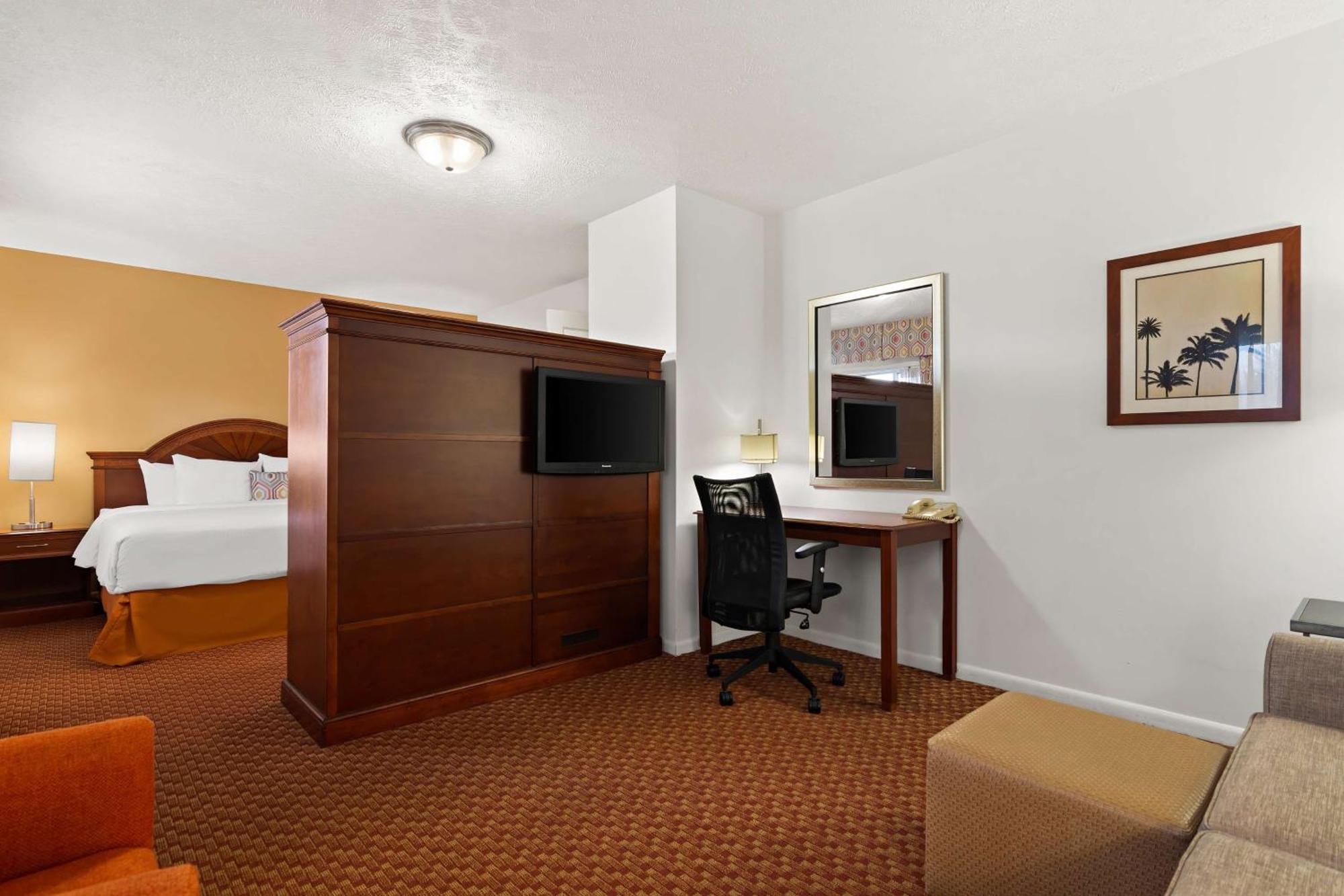 Hotel Western Port St. Lucie
