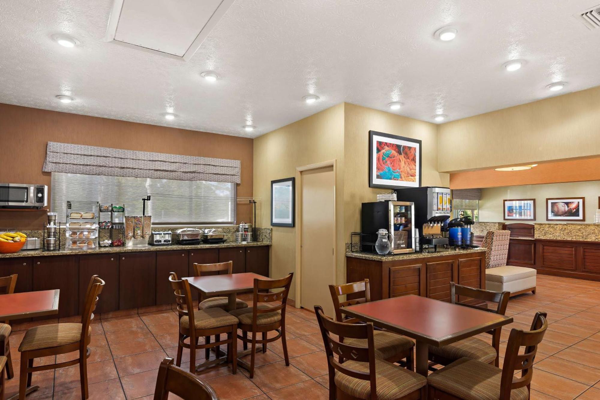 Western Hotel 3*
