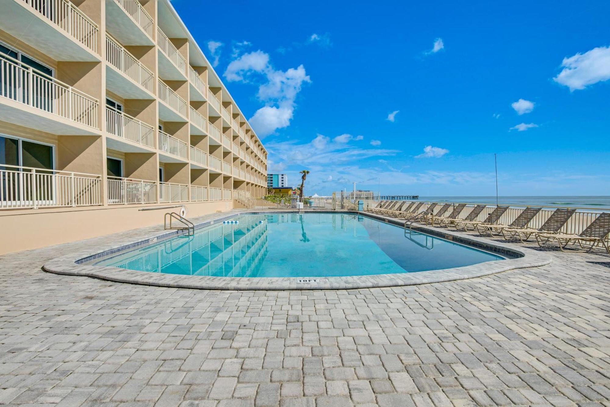Cozy Daytona - Steps To Ocean! Apartment *