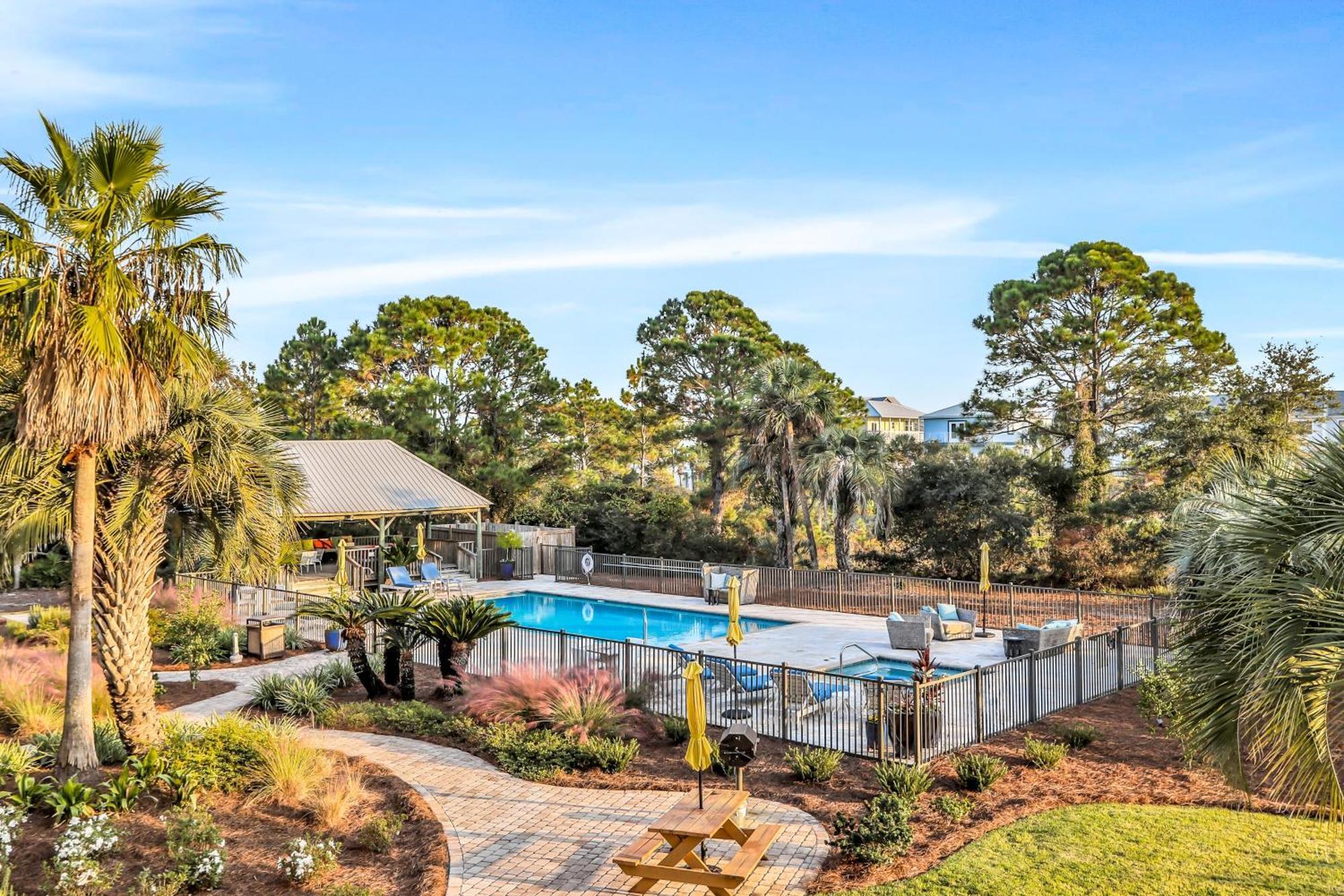 Beachfront Ii 202 *