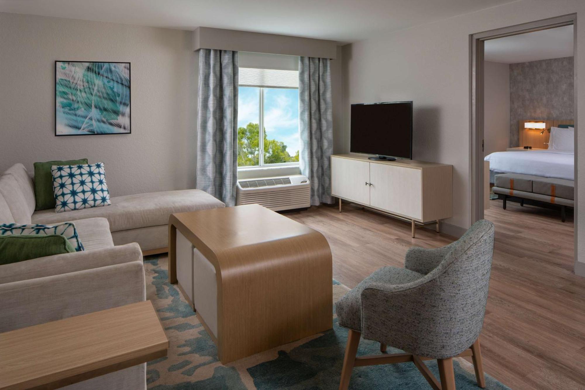 Hilton Garden Airport Hotel 3*