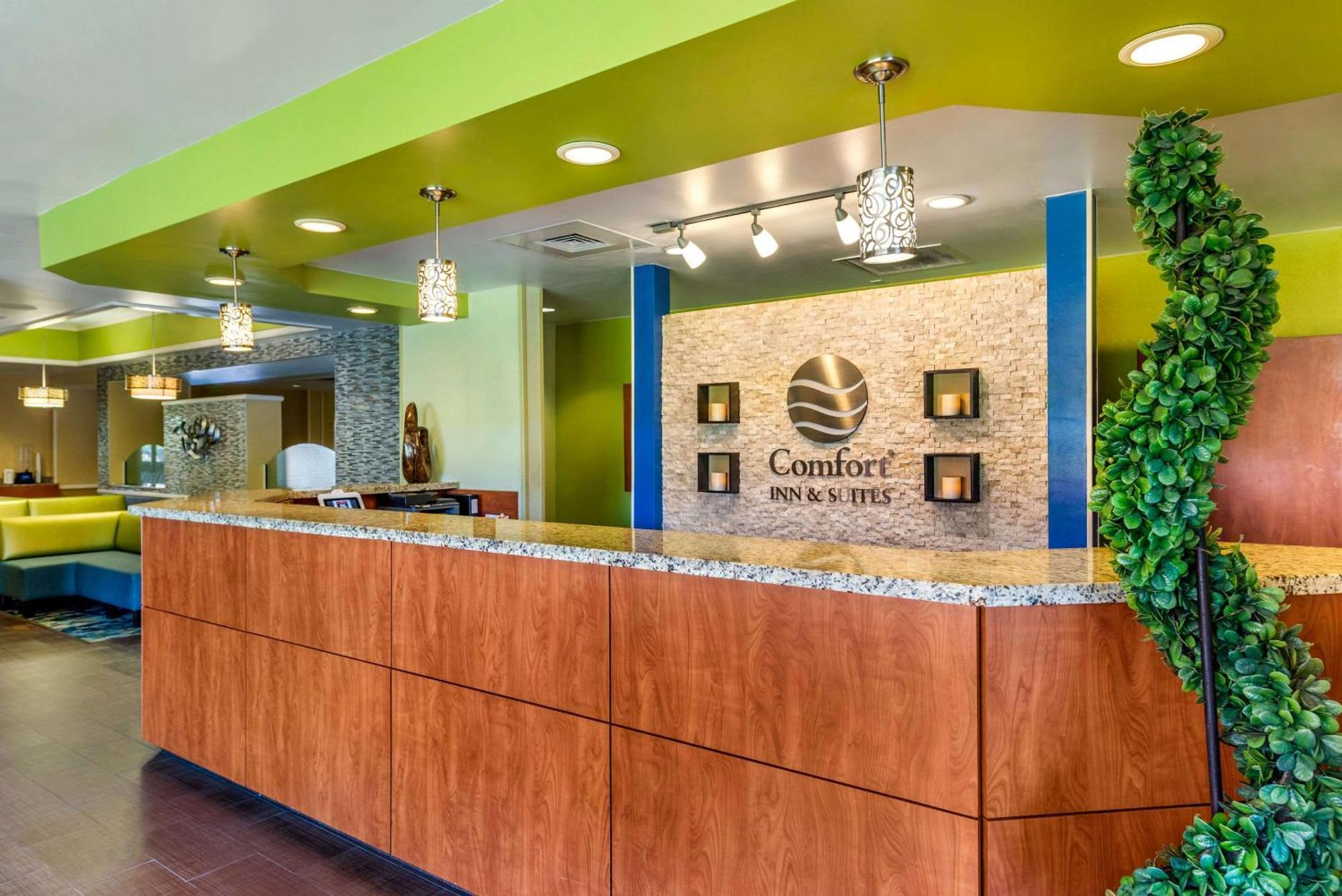 Hotel Comfort & Near Universal Resort-convention Ctr