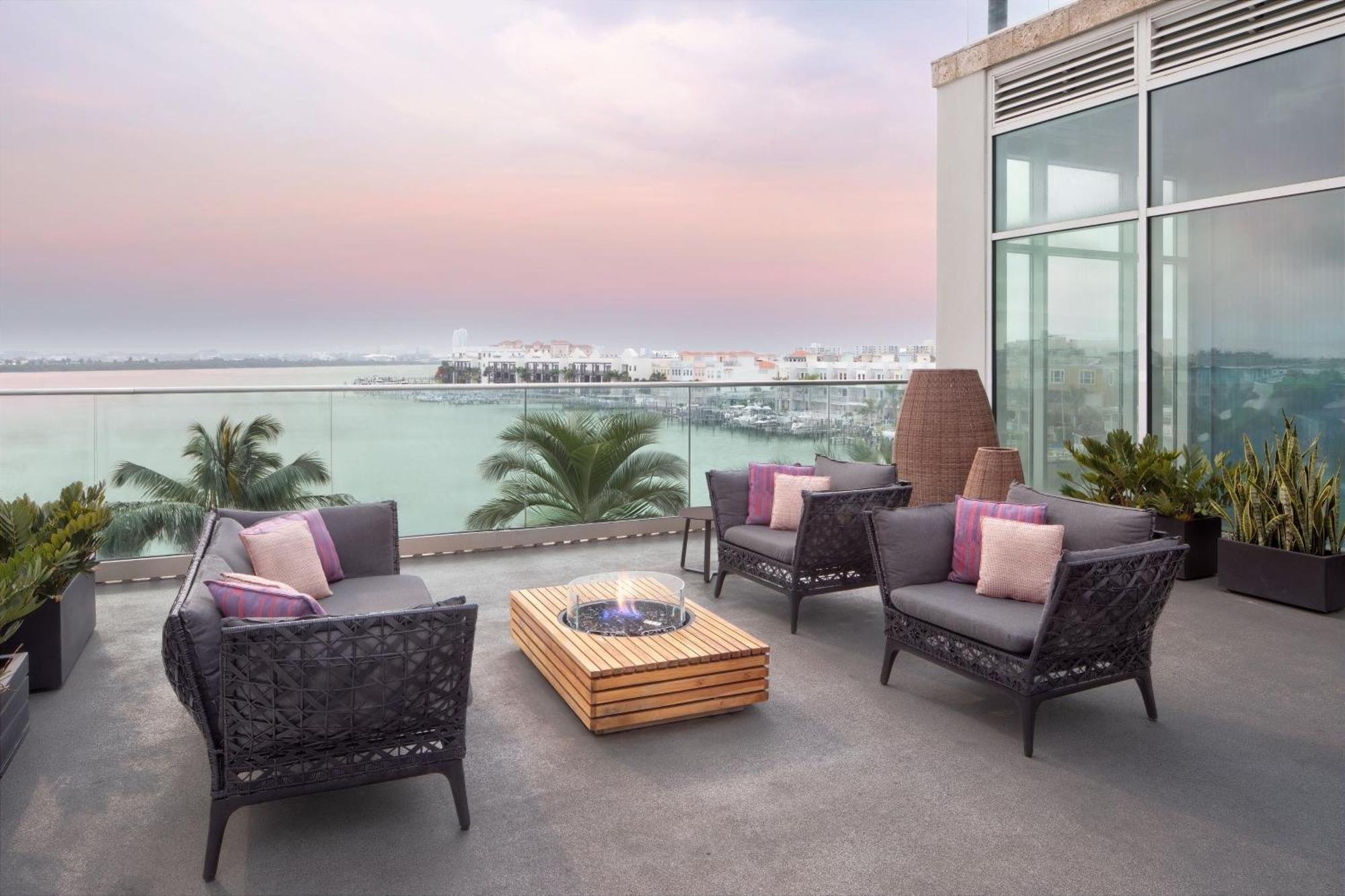 Hotel Springhill By Marriott Clearwater 3*