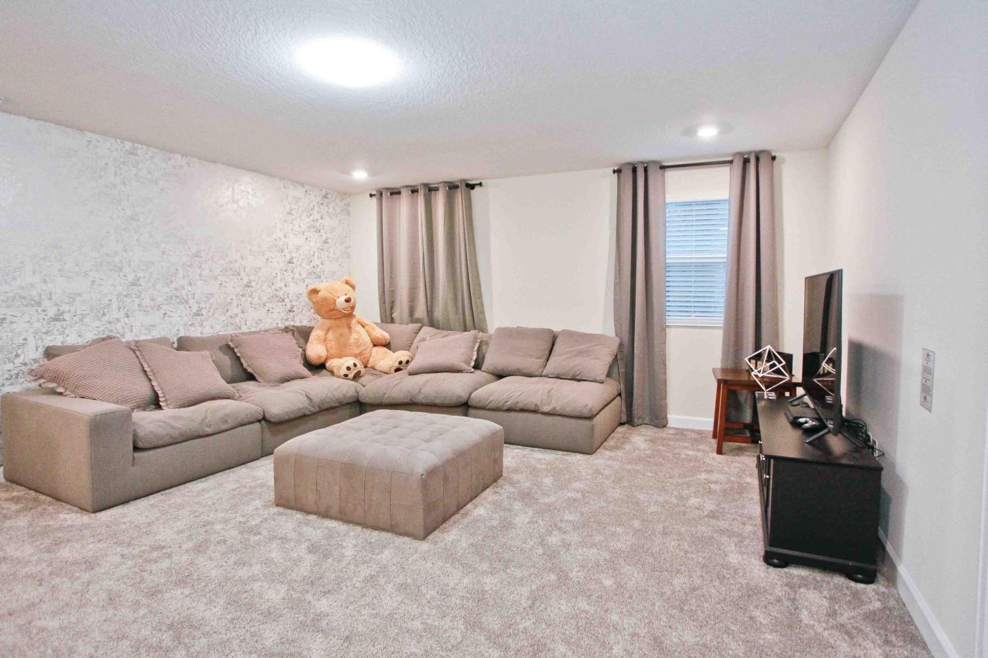 - Storey 159 * Kissimmee