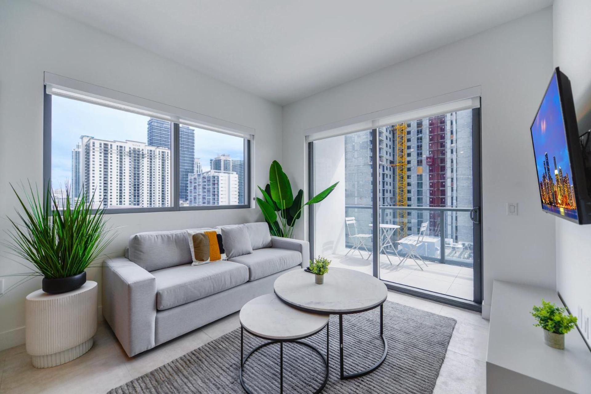 With Amazing Views In The Heart Of Brickell *