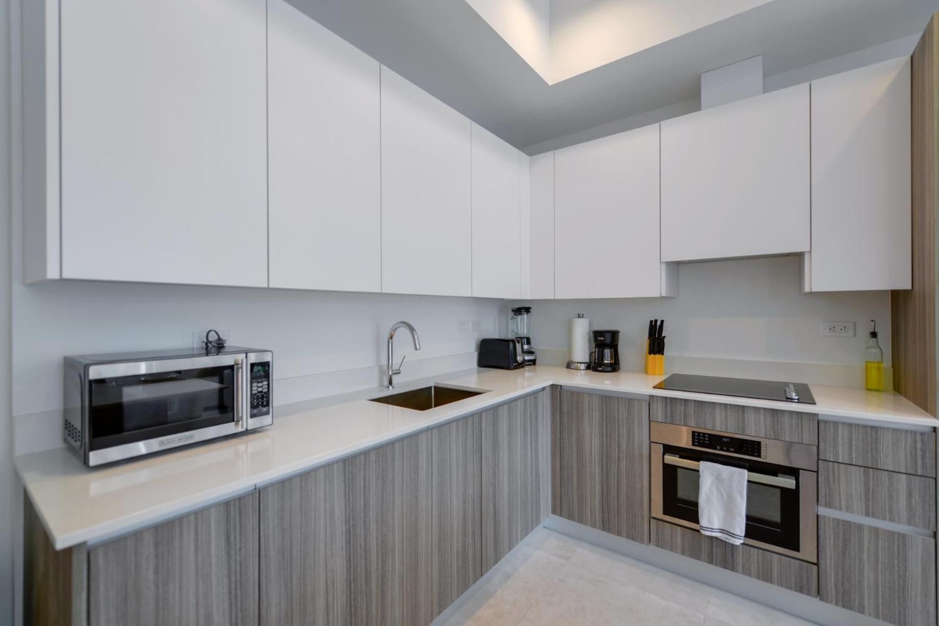 With Amazing Views In The Heart Of Brickell Apartment